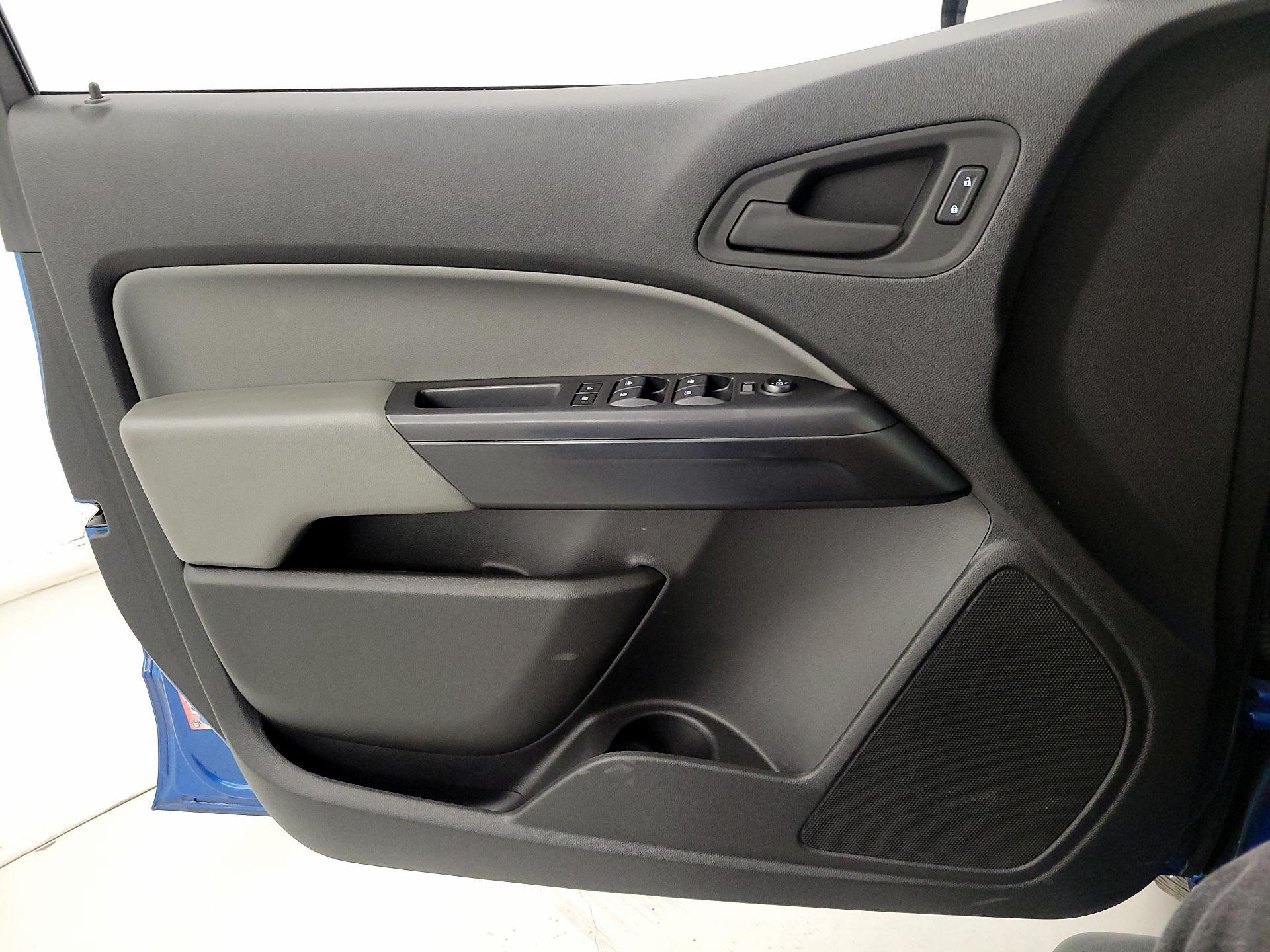 Thumbnail: 2022 Chevrolet Colorado - 12