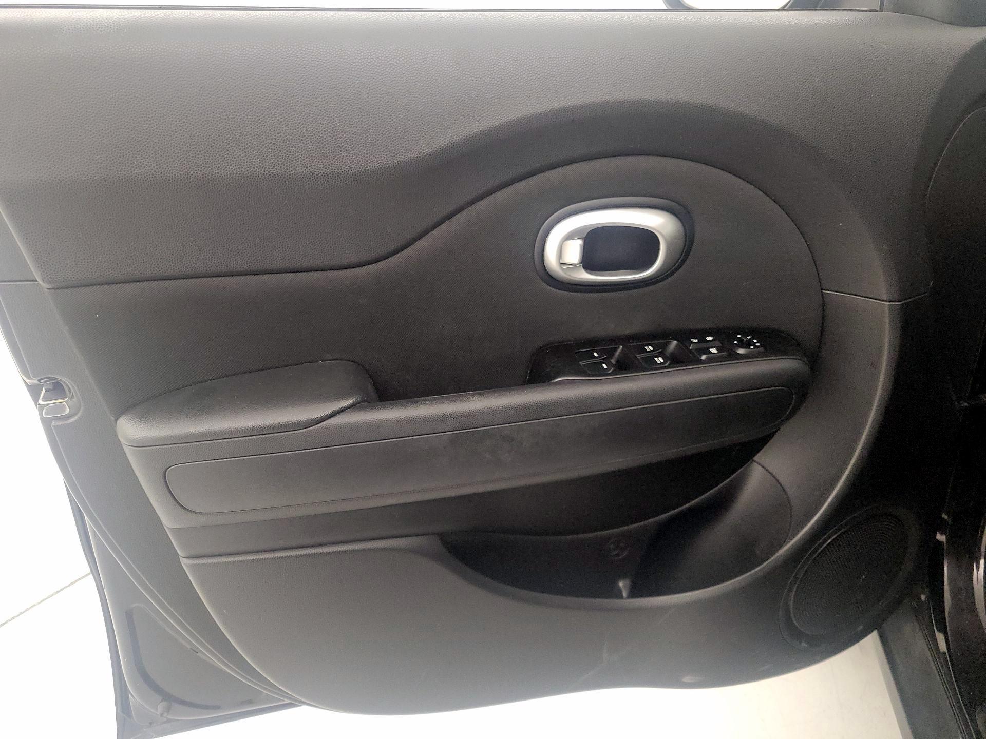 Thumbnail: 2014 Kia Soul - 12