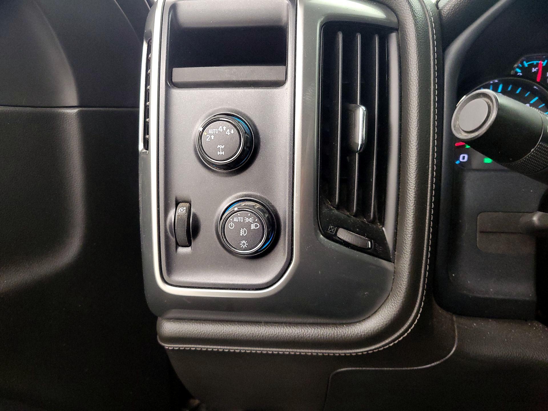 Thumbnail: 2018 Chevrolet Silverado 1500 - 13