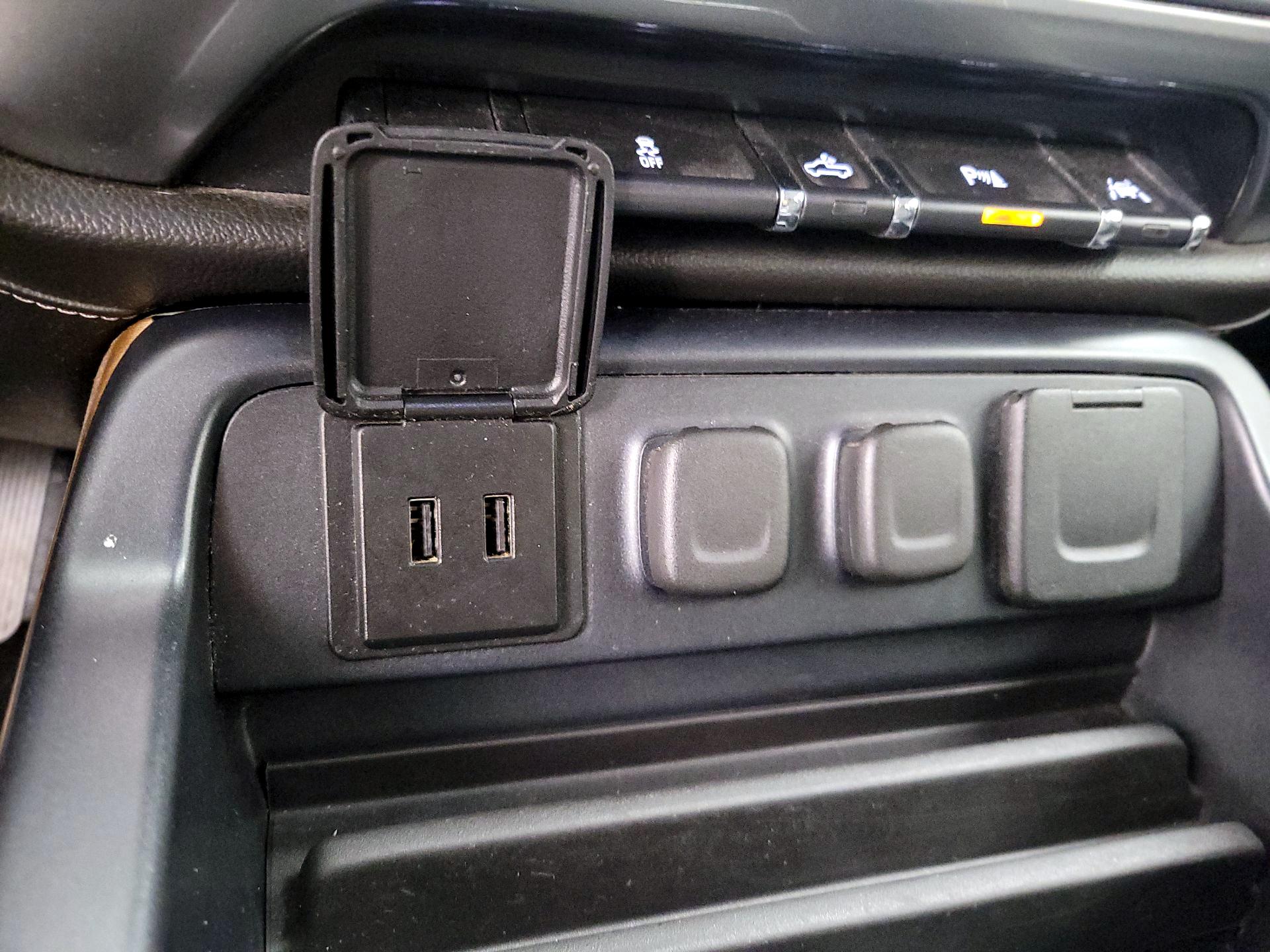 Thumbnail: 2018 Chevrolet Silverado 1500 - 18