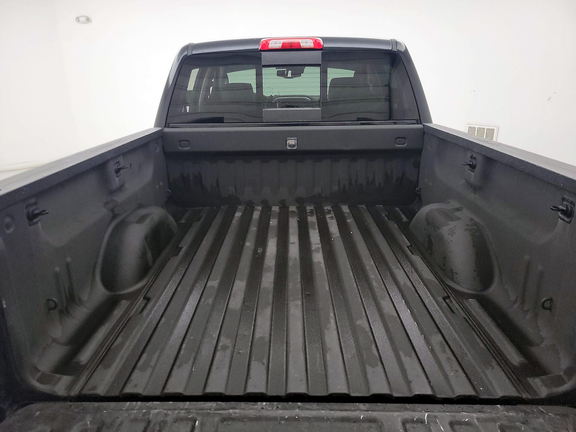 Thumbnail: 2018 Chevrolet Silverado 1500 - 20