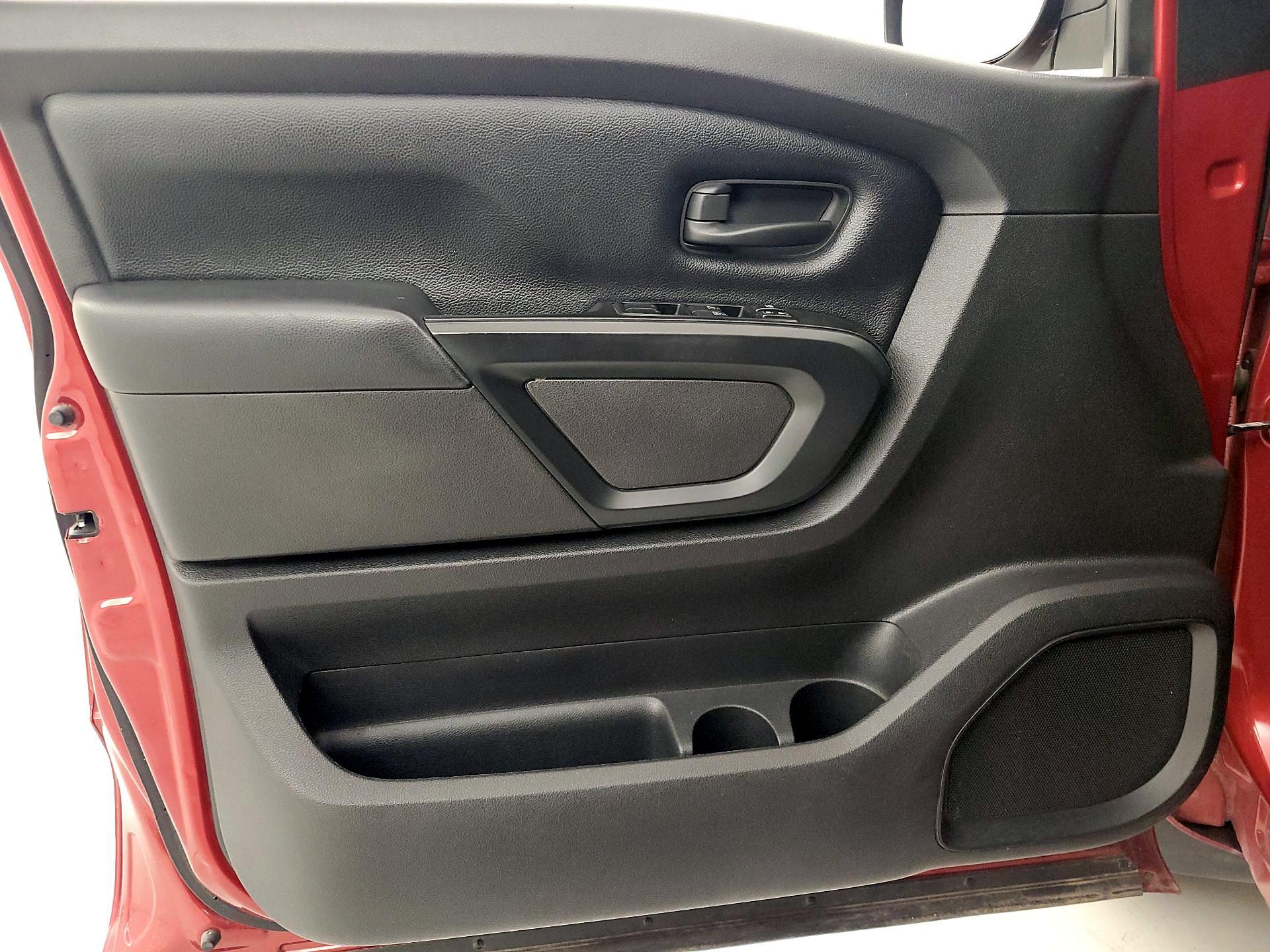 Thumbnail: 2019 Nissan Titan - 12