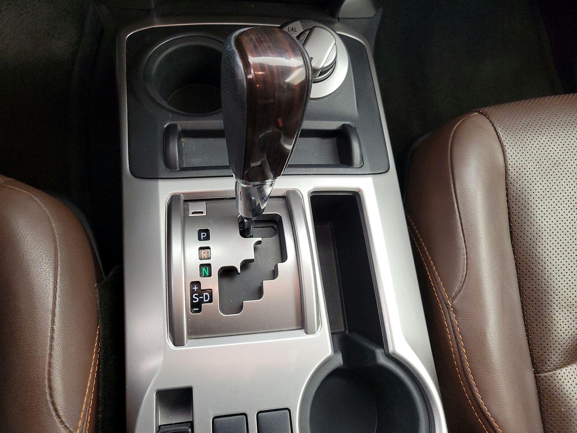 Thumbnail: 2015 Toyota 4Runner - 17