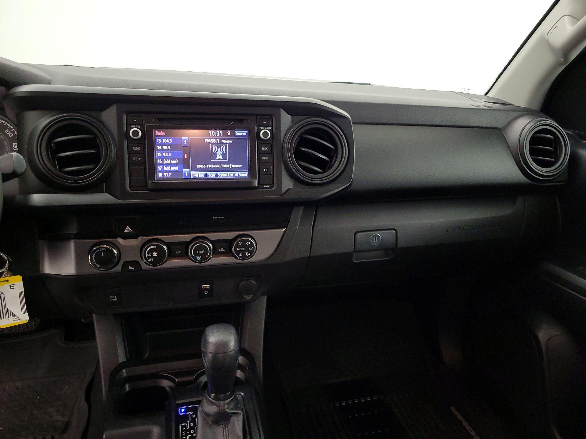 Thumbnail: 2019 Toyota Tacoma - 9