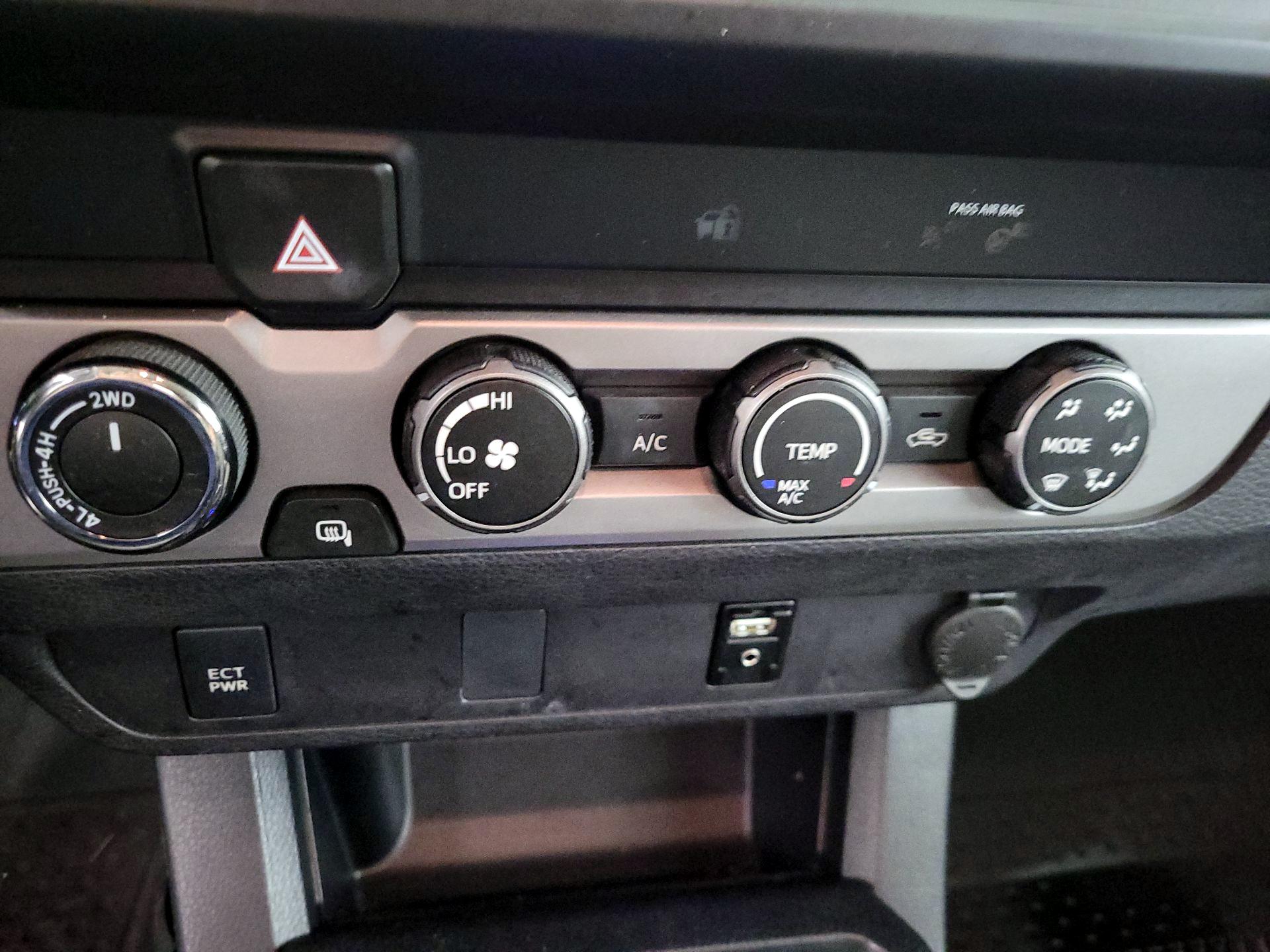 Thumbnail: 2019 Toyota Tacoma - 16