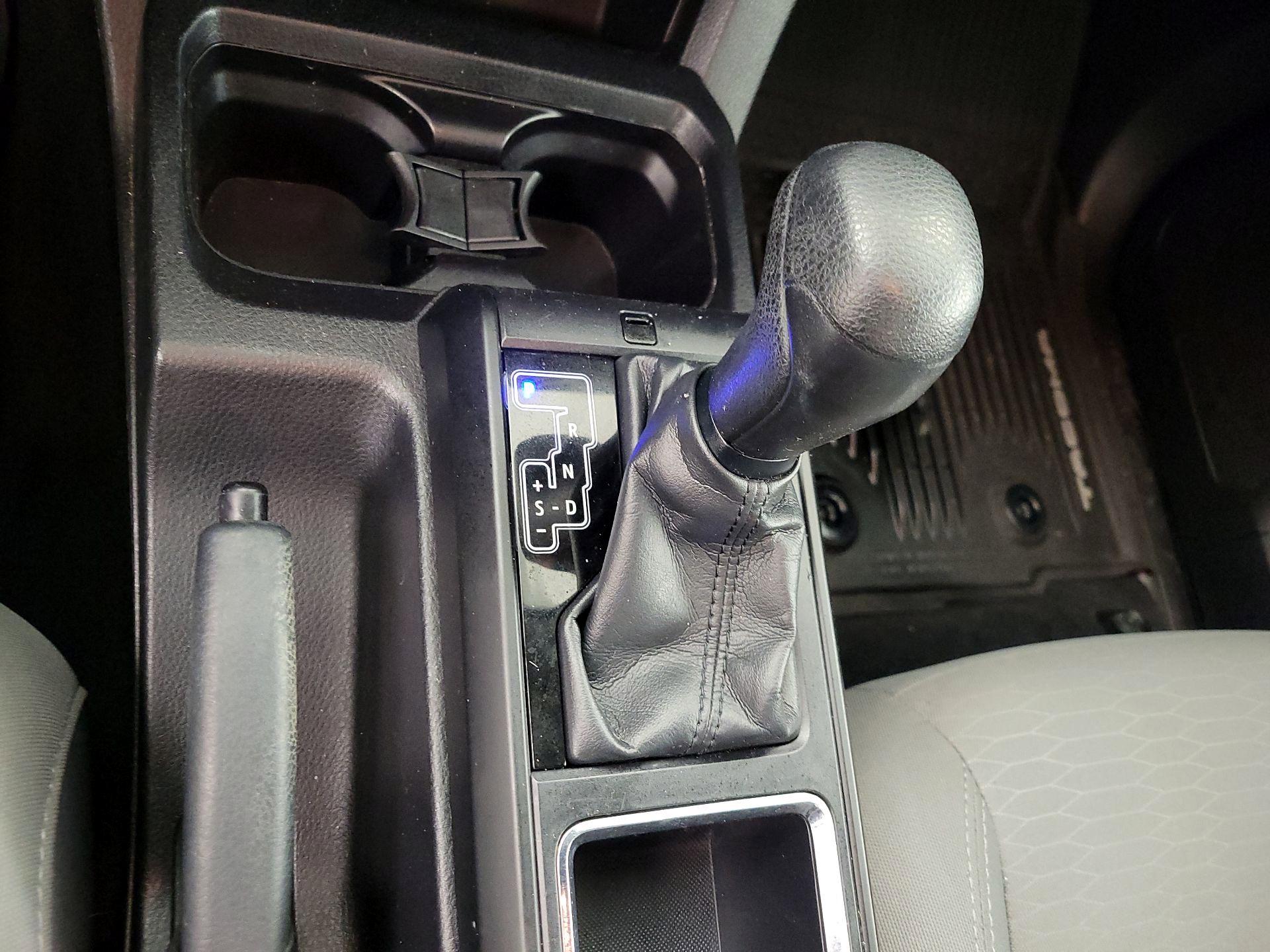 Thumbnail: 2019 Toyota Tacoma - 17