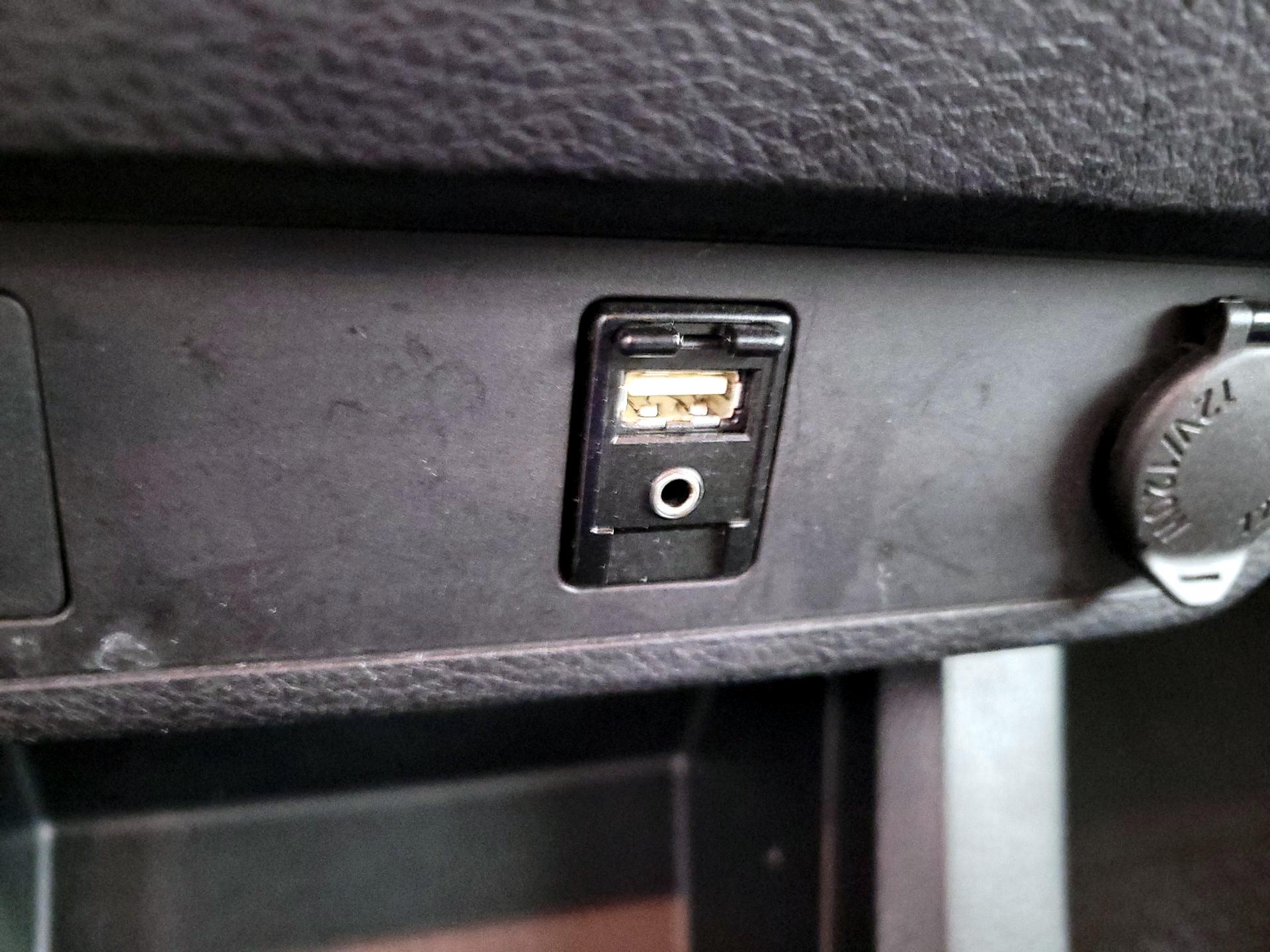 Thumbnail: 2019 Toyota Tacoma - 18