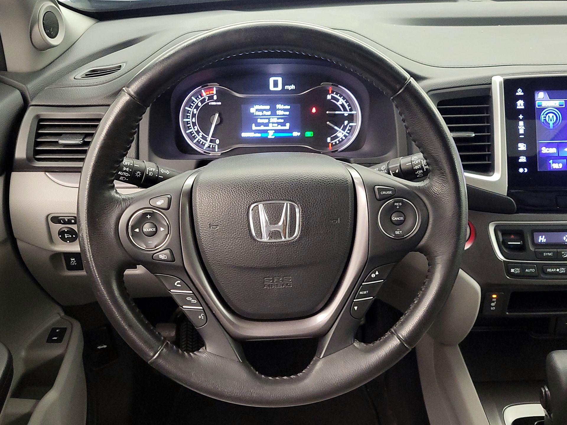 Thumbnail: 2018 Honda Pilot - 10