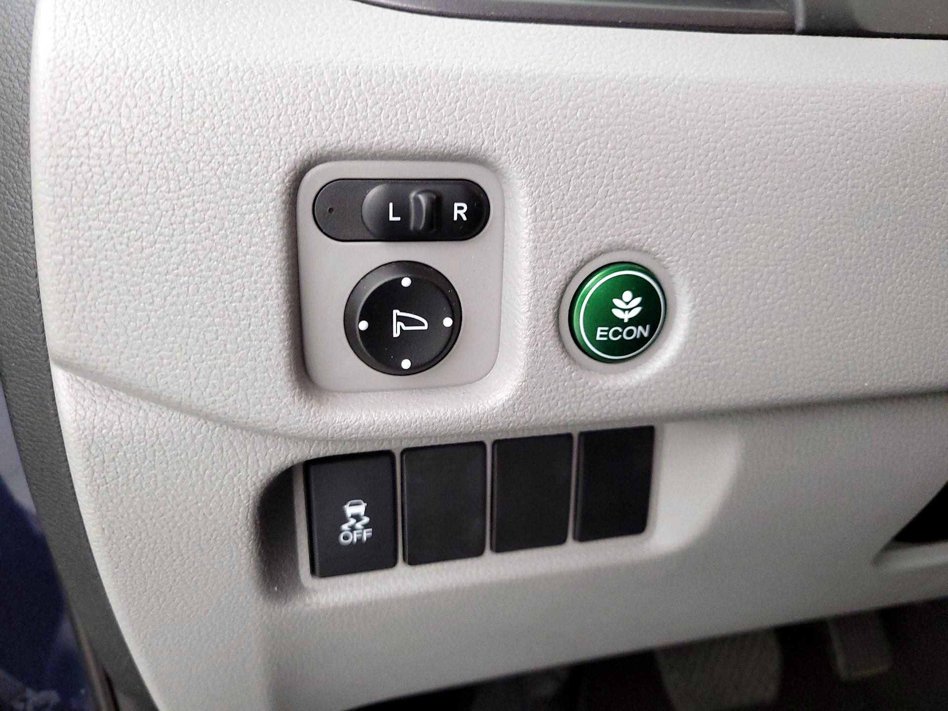 Thumbnail: 2018 Honda Pilot - 13