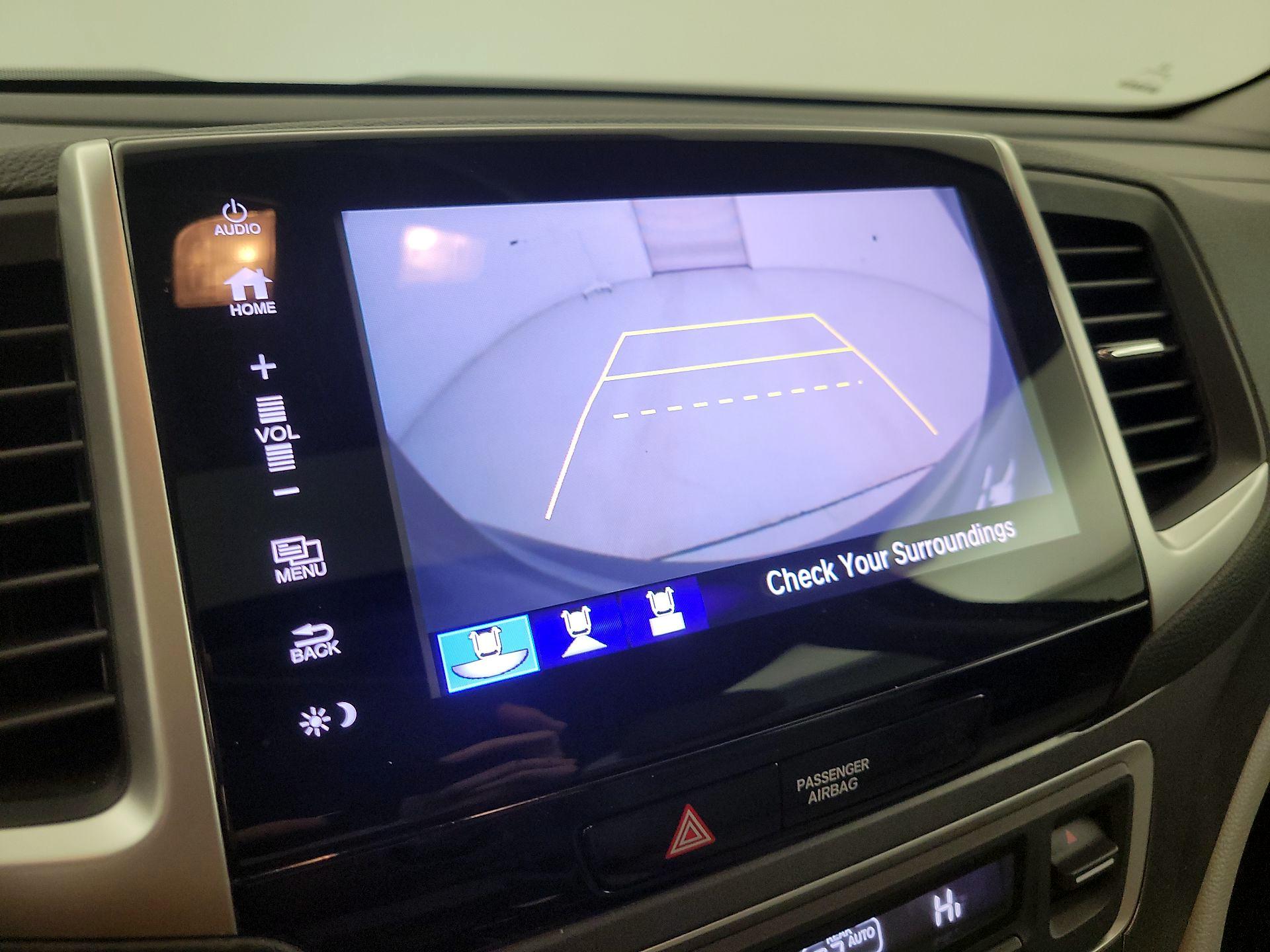 Thumbnail: 2018 Honda Pilot - 14