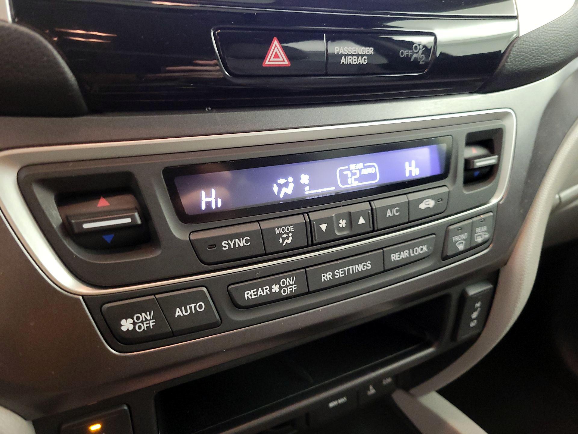 Thumbnail: 2018 Honda Pilot - 16