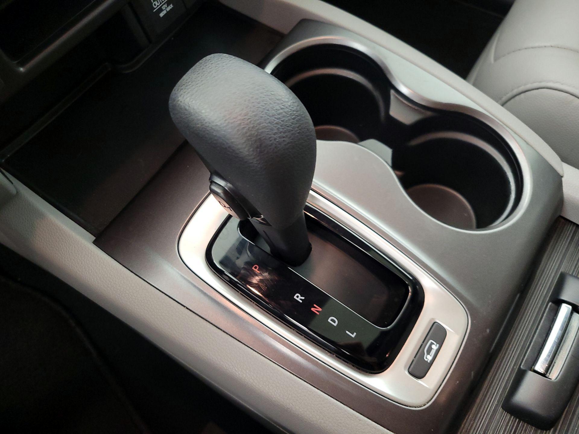 Thumbnail: 2018 Honda Pilot - 17