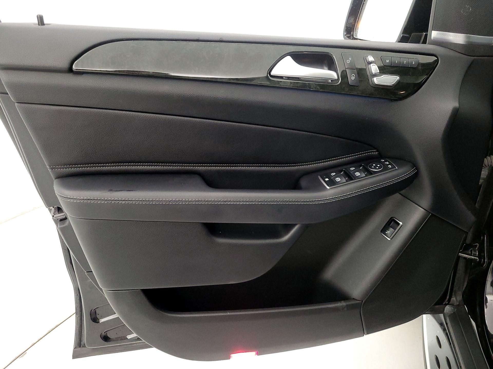 Thumbnail: 2017 Mercedes-Benz GLE - 12