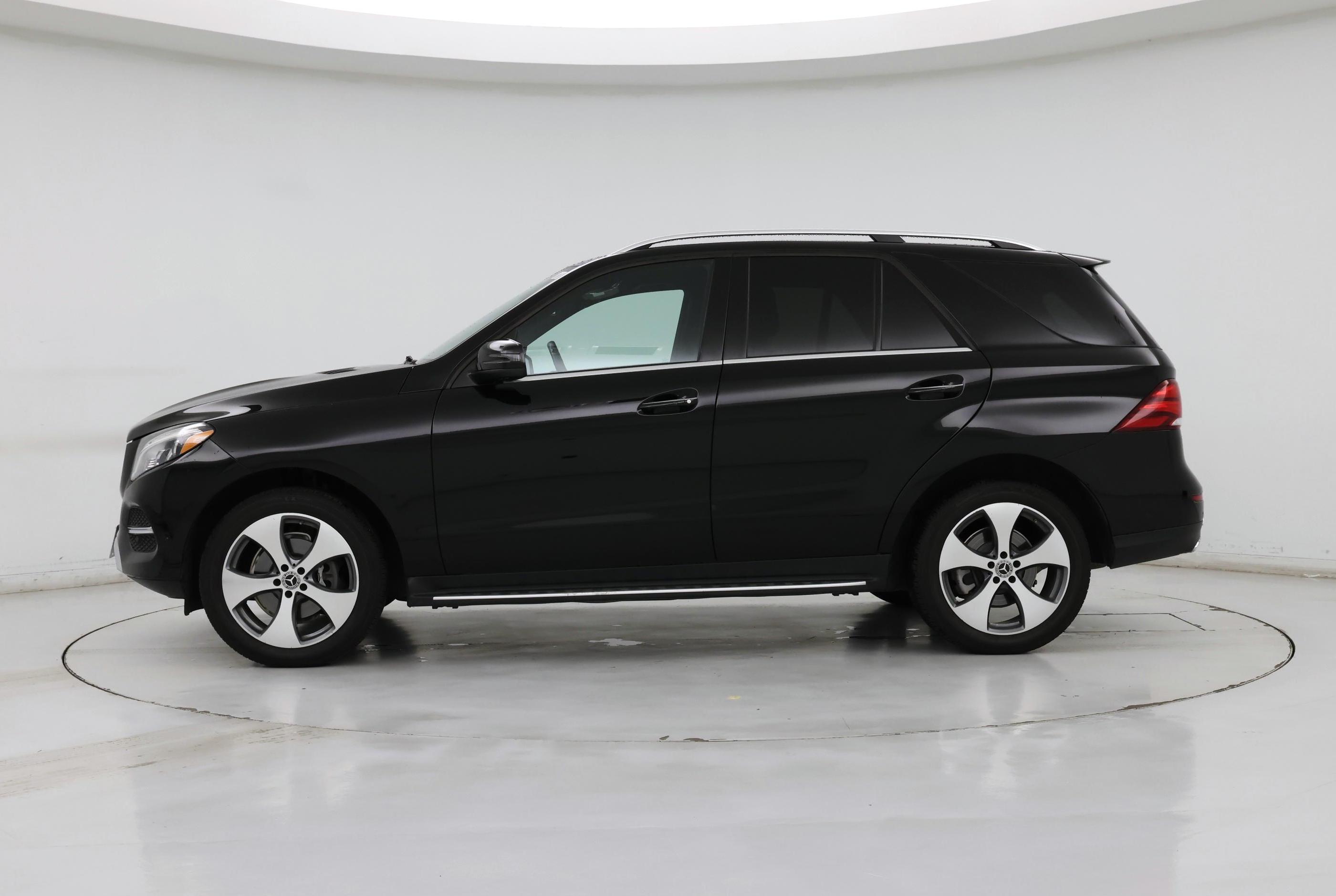 Thumbnail: 2017 Mercedes-Benz GLE - 3