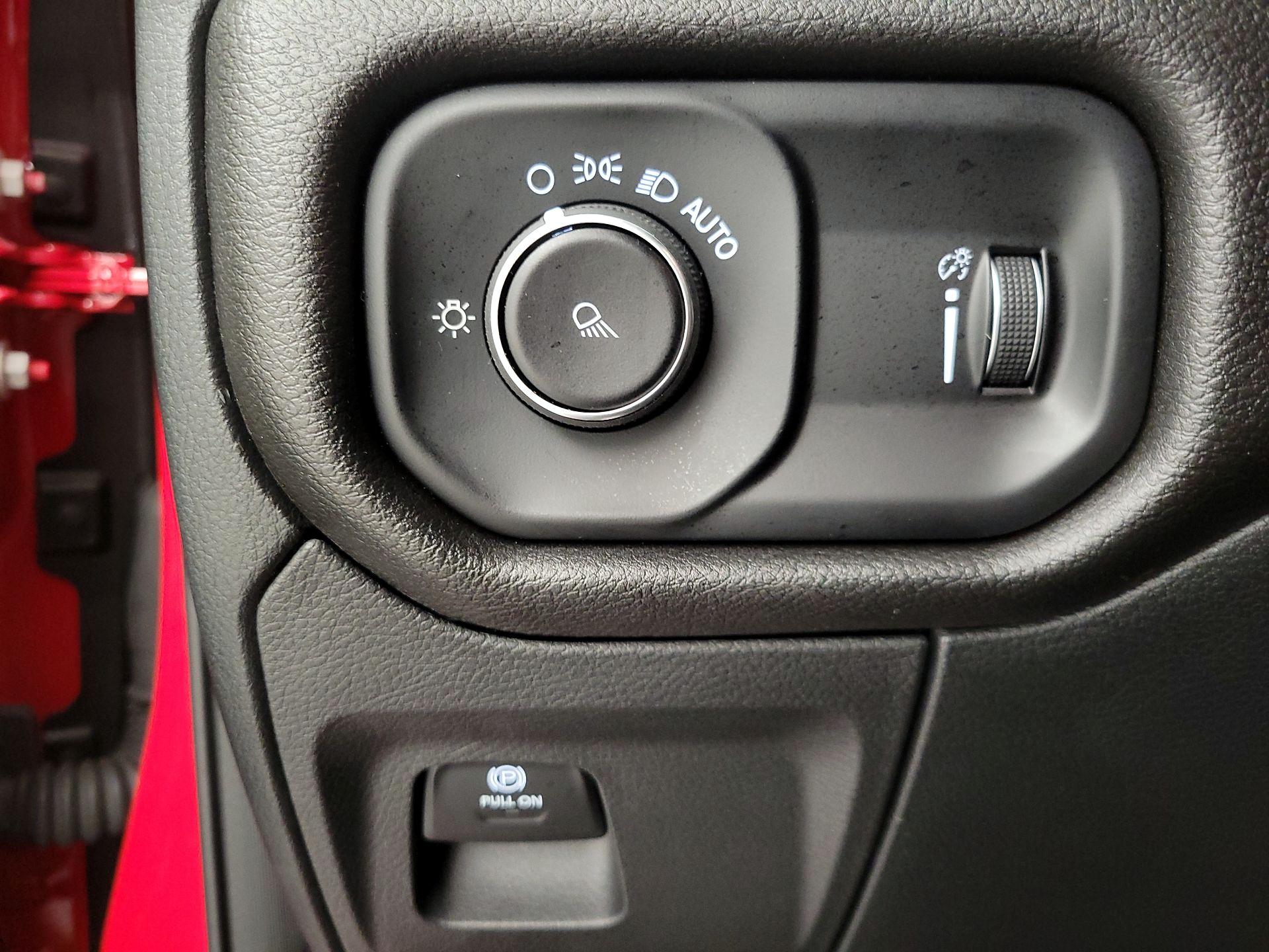 Thumbnail: 2025 RAM 1500 - 13