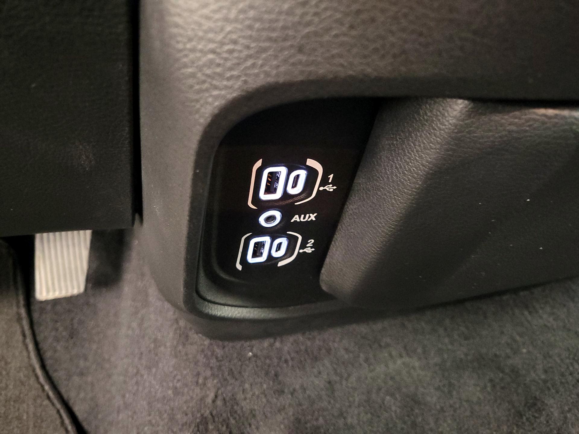 Thumbnail: 2025 RAM 1500 - 18