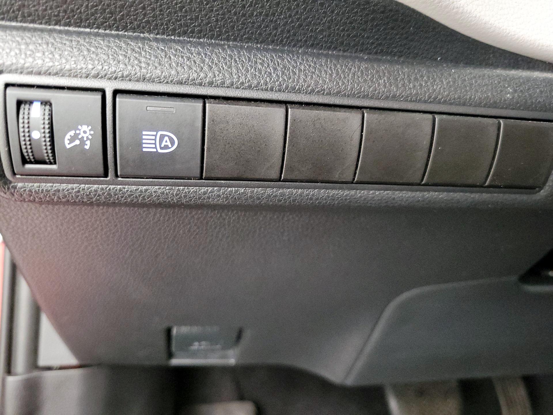 Thumbnail: 2020 Toyota Corolla - 13