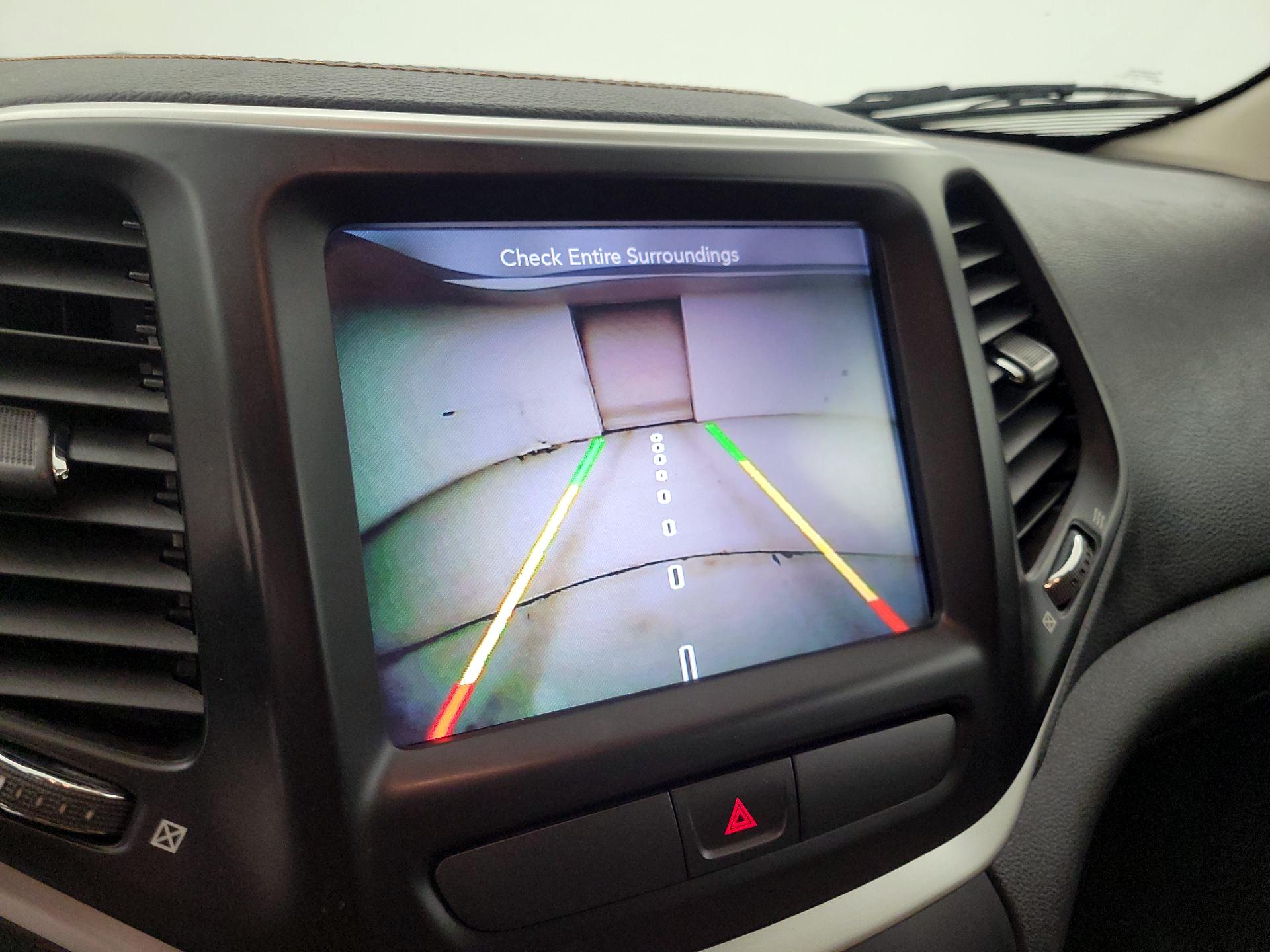 Thumbnail: 2015 Jeep Cherokee - 14