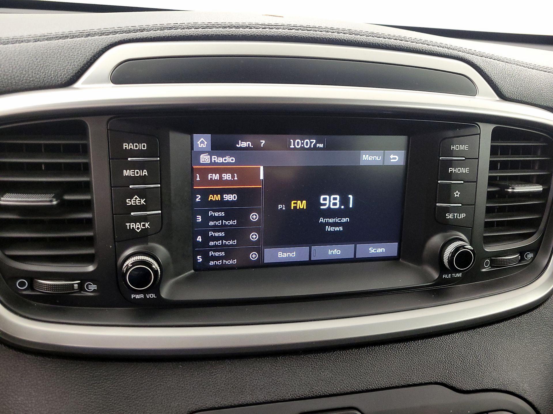 Thumbnail: 2020 Kia Sorento - 15