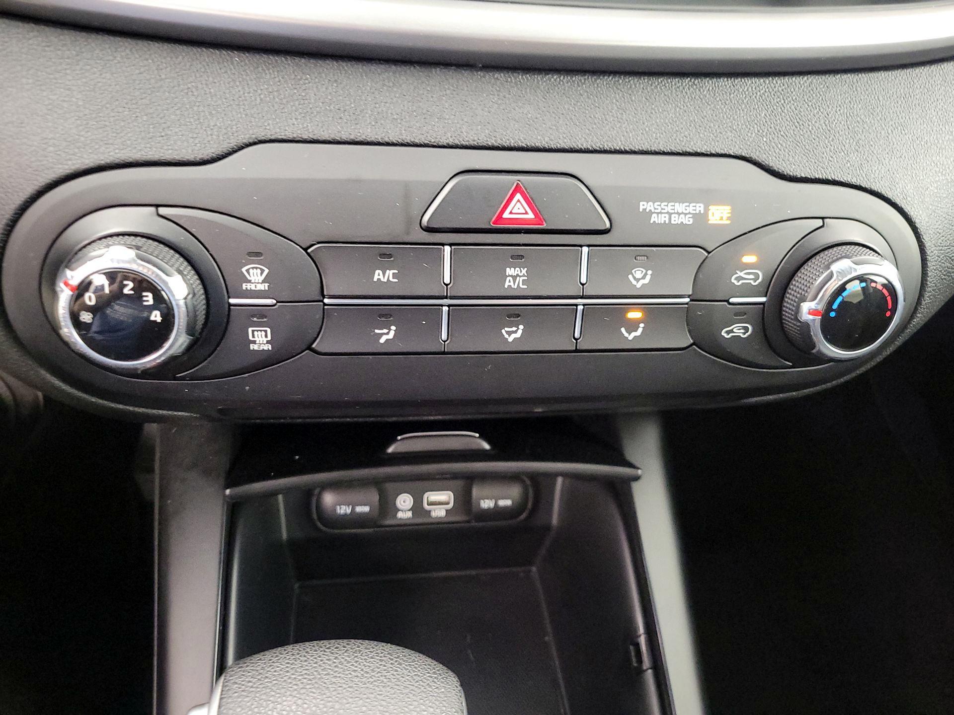 Thumbnail: 2020 Kia Sorento - 16