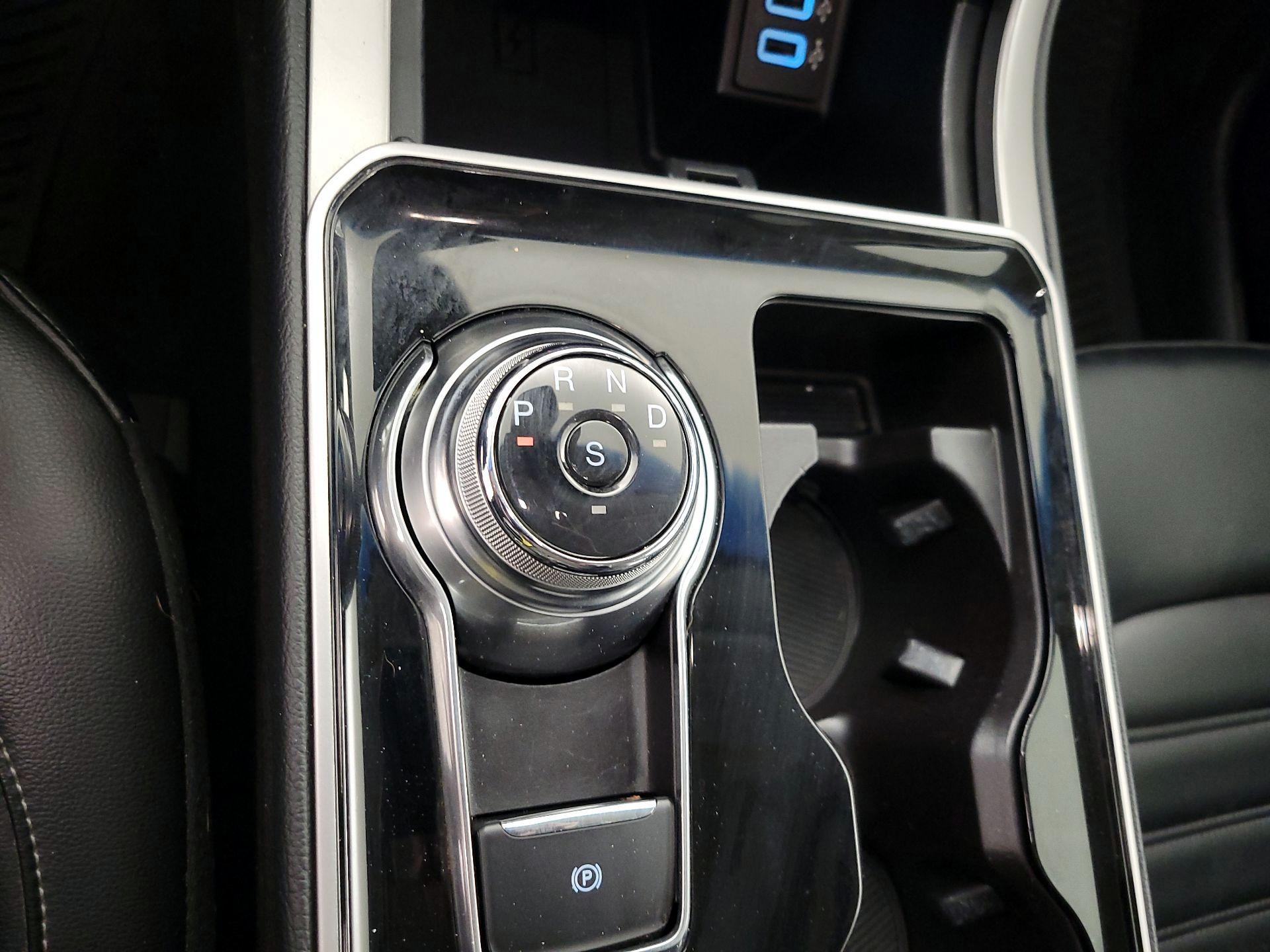 Thumbnail: 2019 Ford Edge - 18