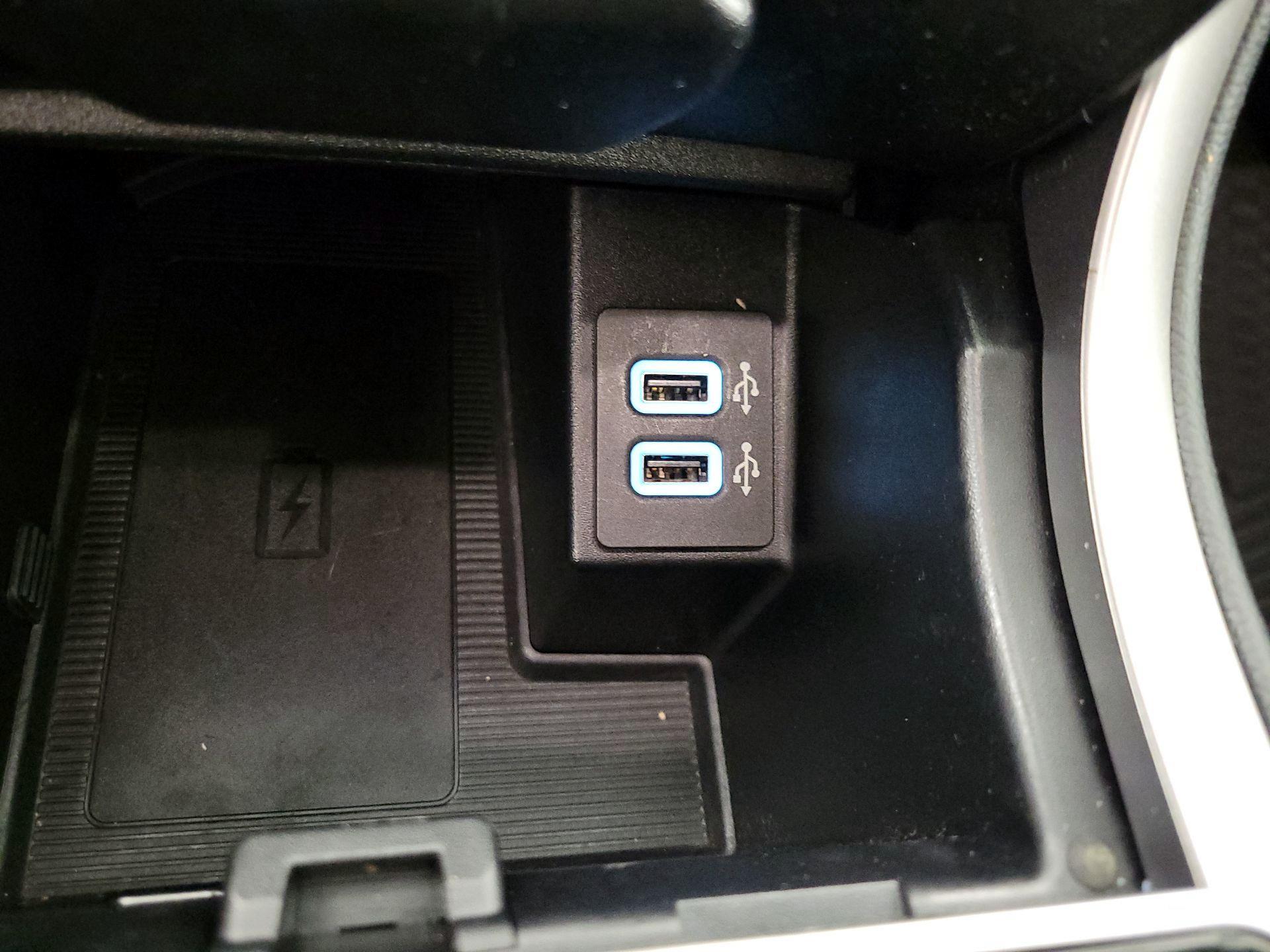 Thumbnail: 2019 Ford Edge - 19