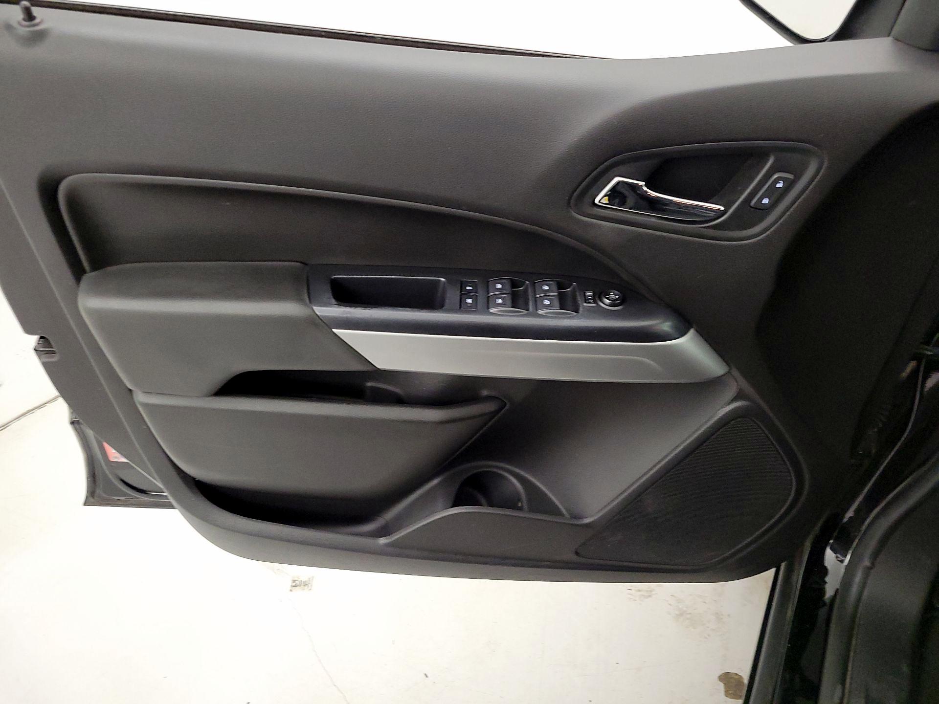 Thumbnail: 2019 Chevrolet Colorado - 12