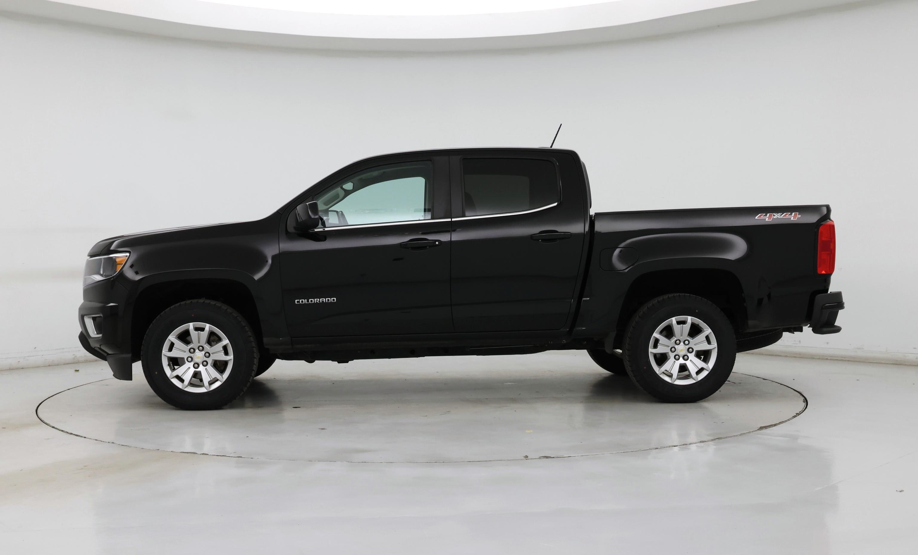 Thumbnail: 2019 Chevrolet Colorado - 3