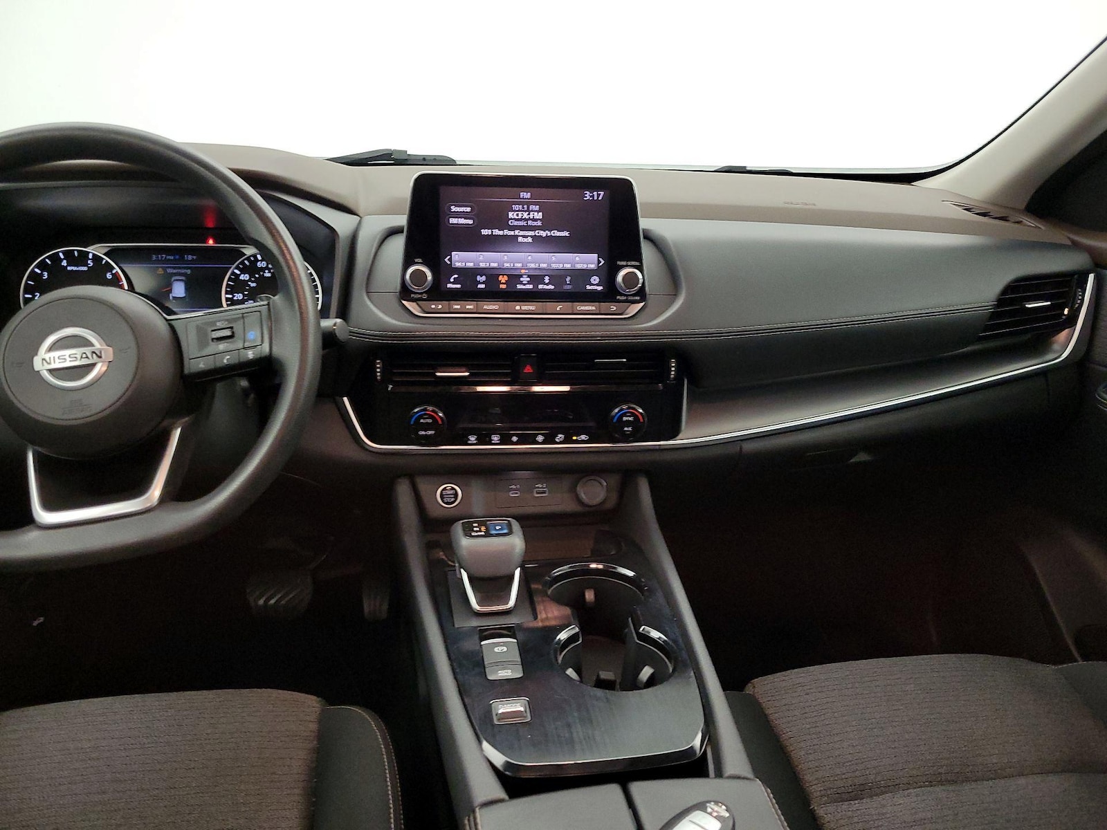 2021 Nissan Rogue SV - Photo 10