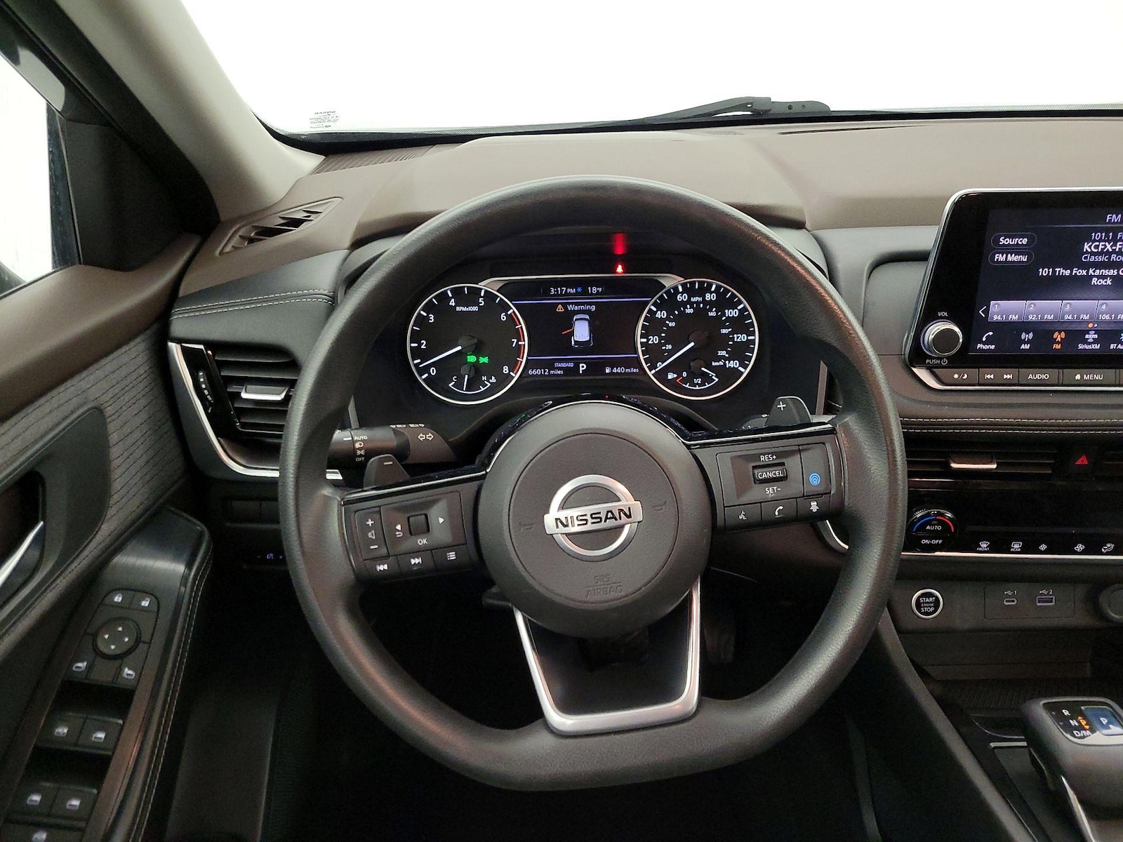 2021 Nissan Rogue SV - Photo 11