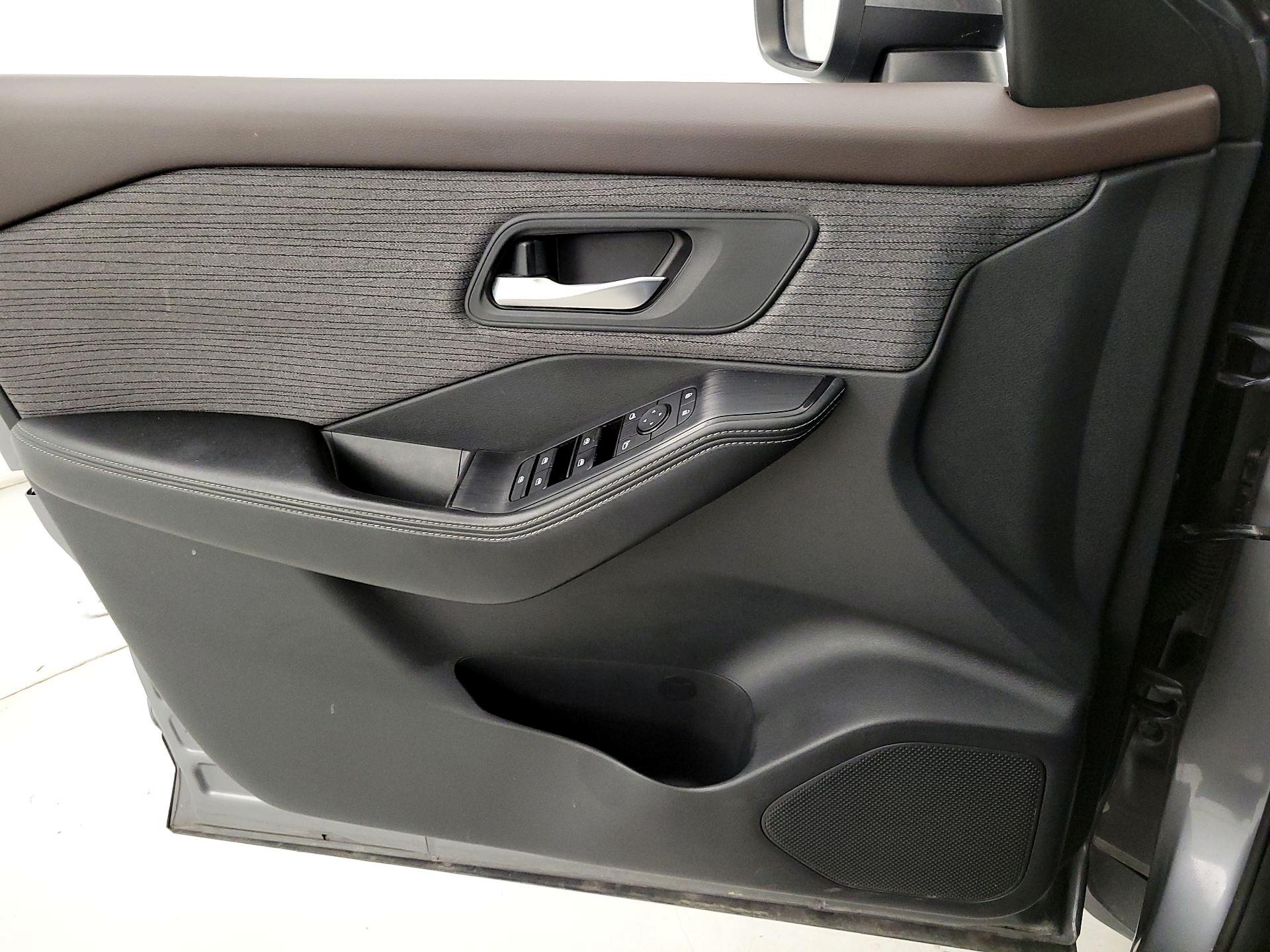 Thumbnail: 2021 Nissan Rogue - 12