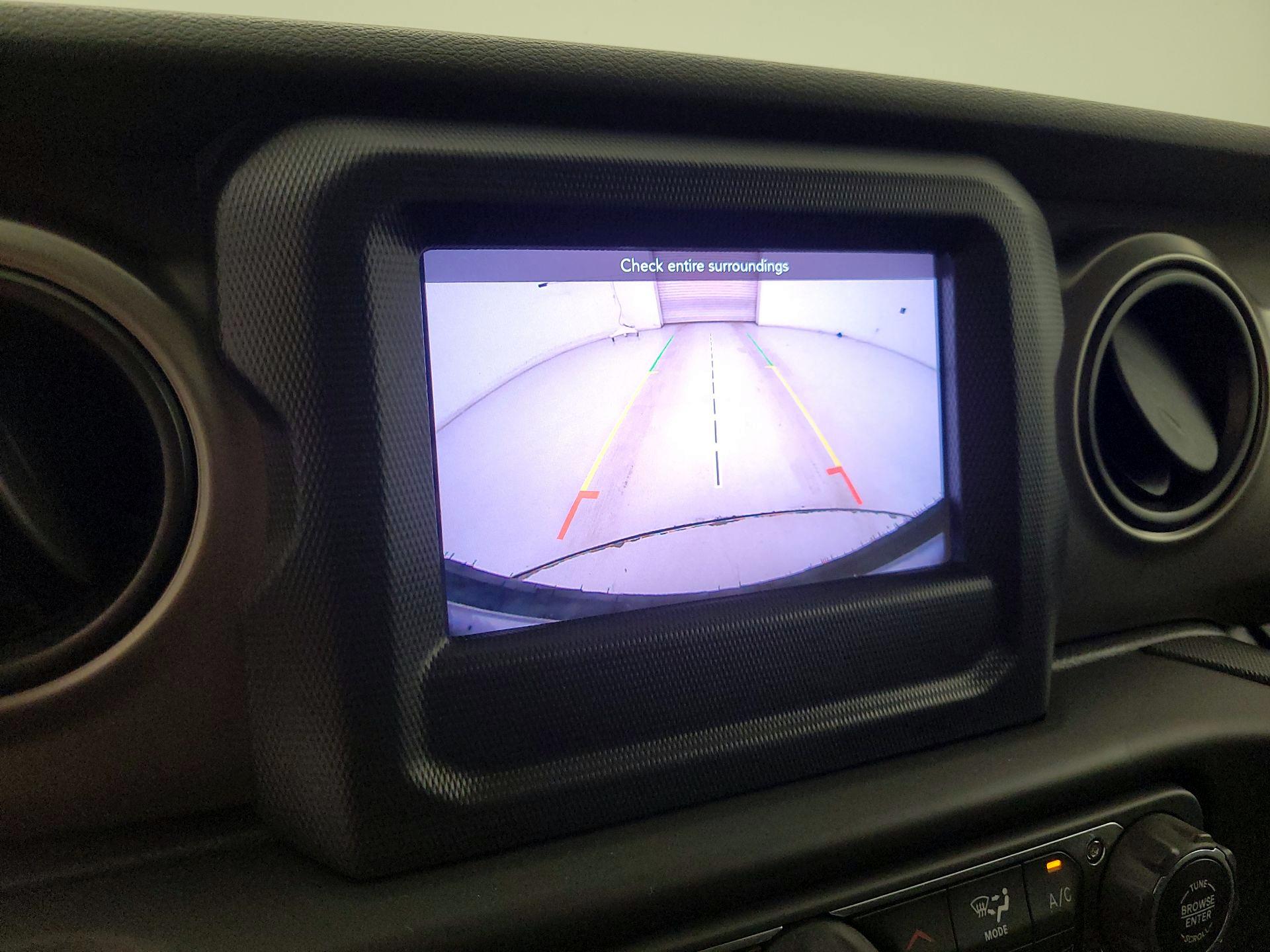 Thumbnail: 2018 Jeep Wrangler - 14