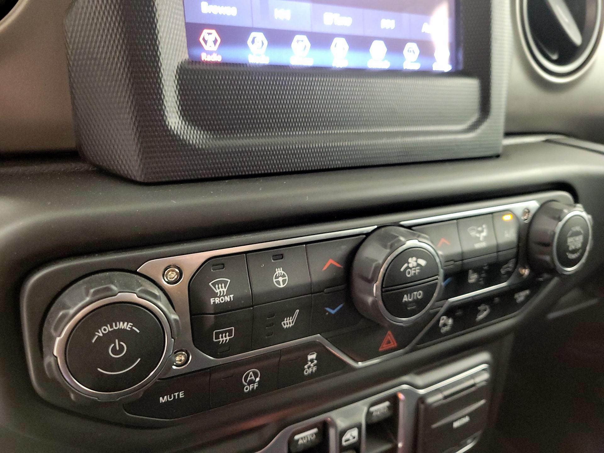 Thumbnail: 2018 Jeep Wrangler - 16