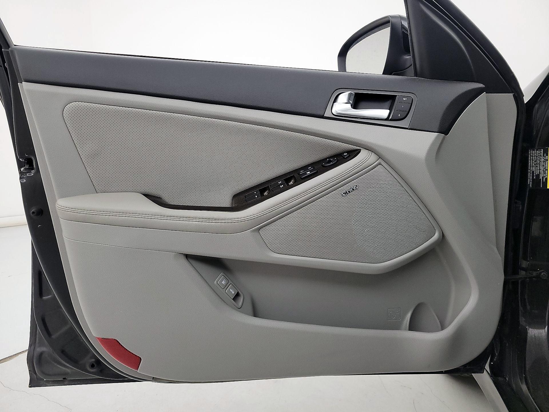 Thumbnail: 2015 Kia Optima - 12