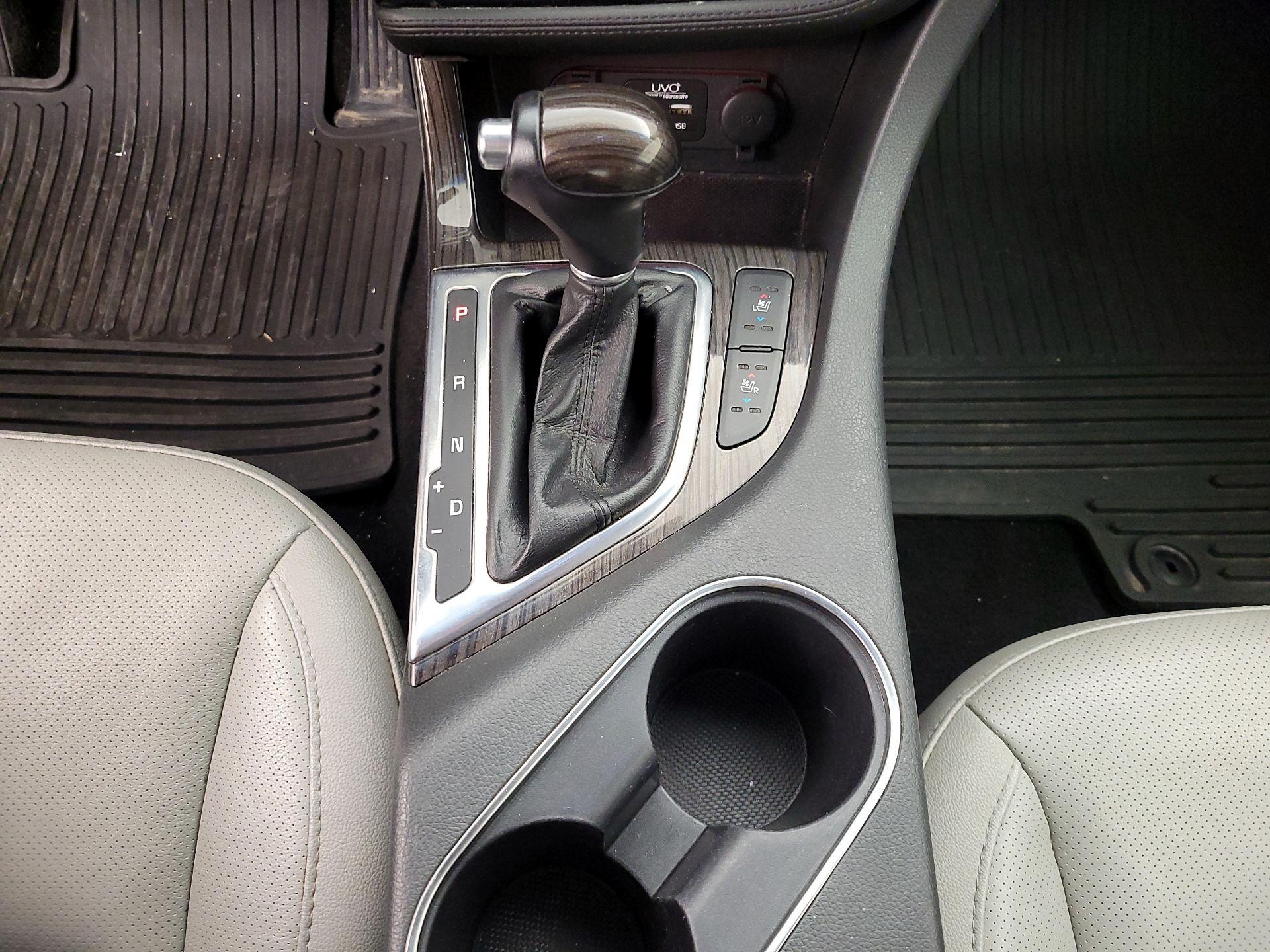 Thumbnail: 2015 Kia Optima - 17