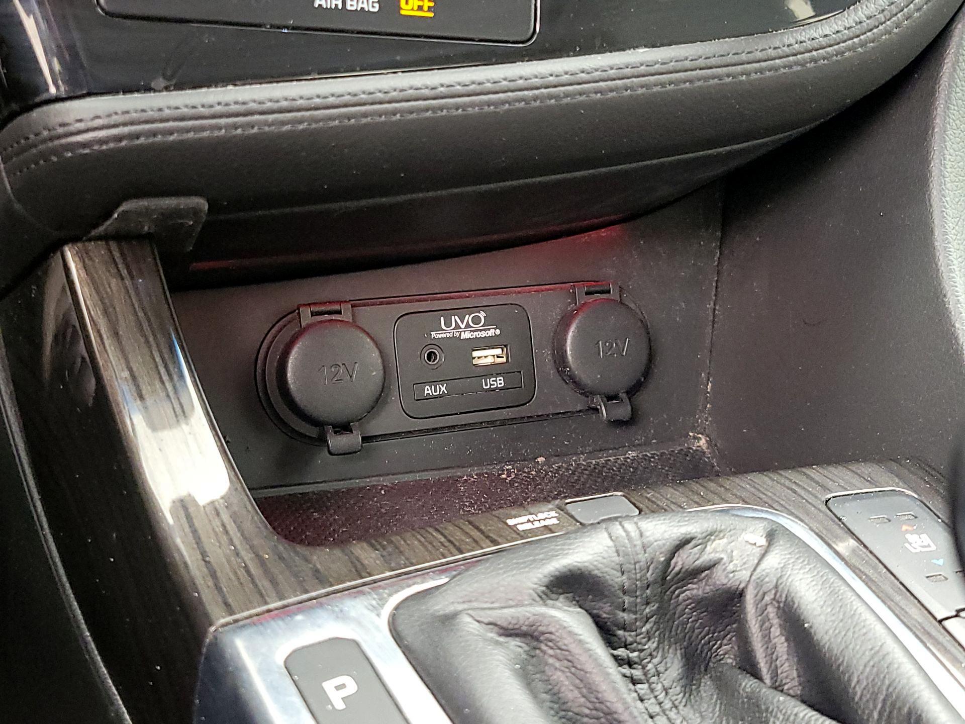 Thumbnail: 2015 Kia Optima - 18