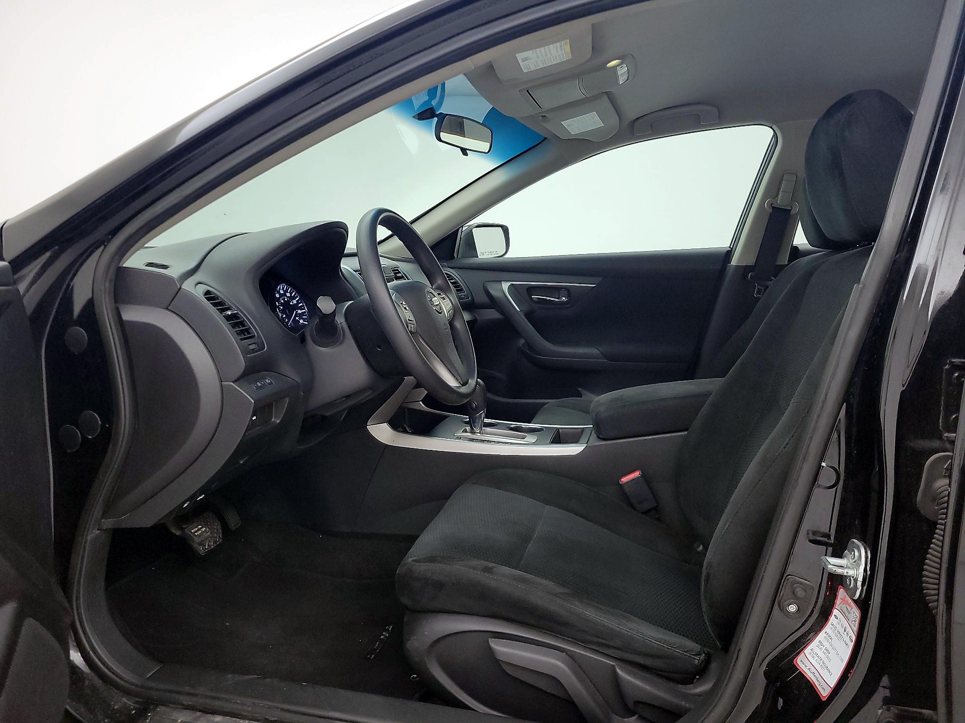 Thumbnail: 2015 Nissan Altima - 11