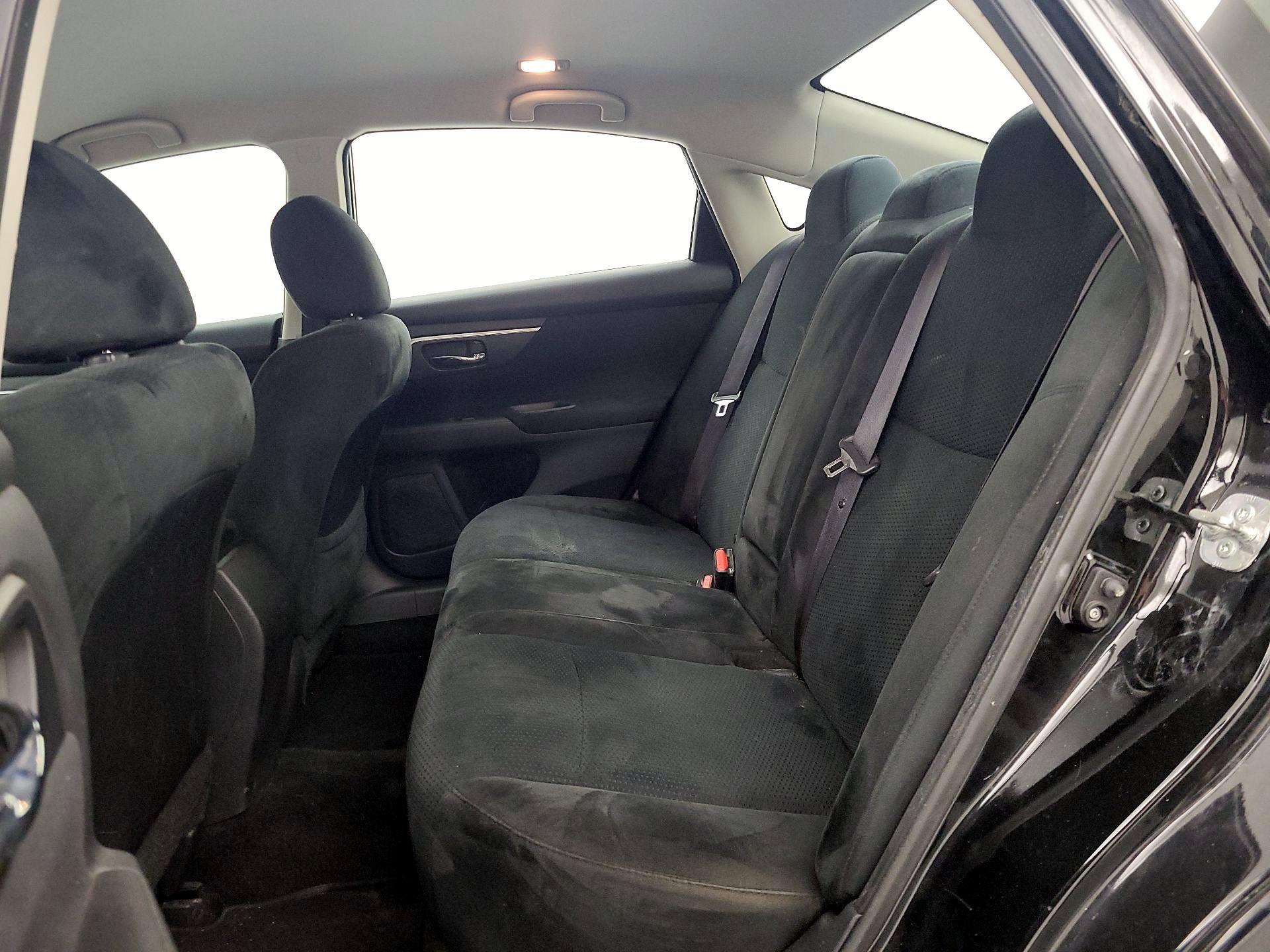 Thumbnail: 2015 Nissan Altima - 18