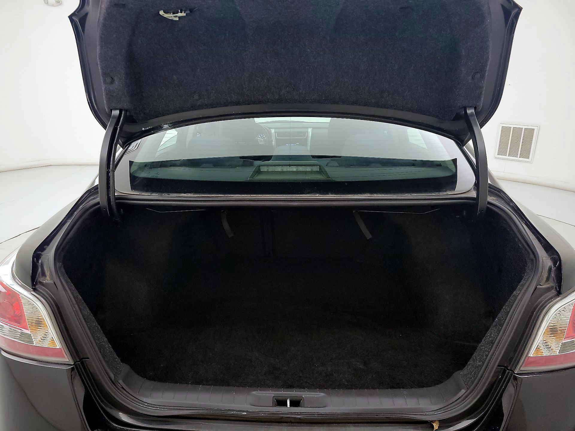 Thumbnail: 2015 Nissan Altima - 19