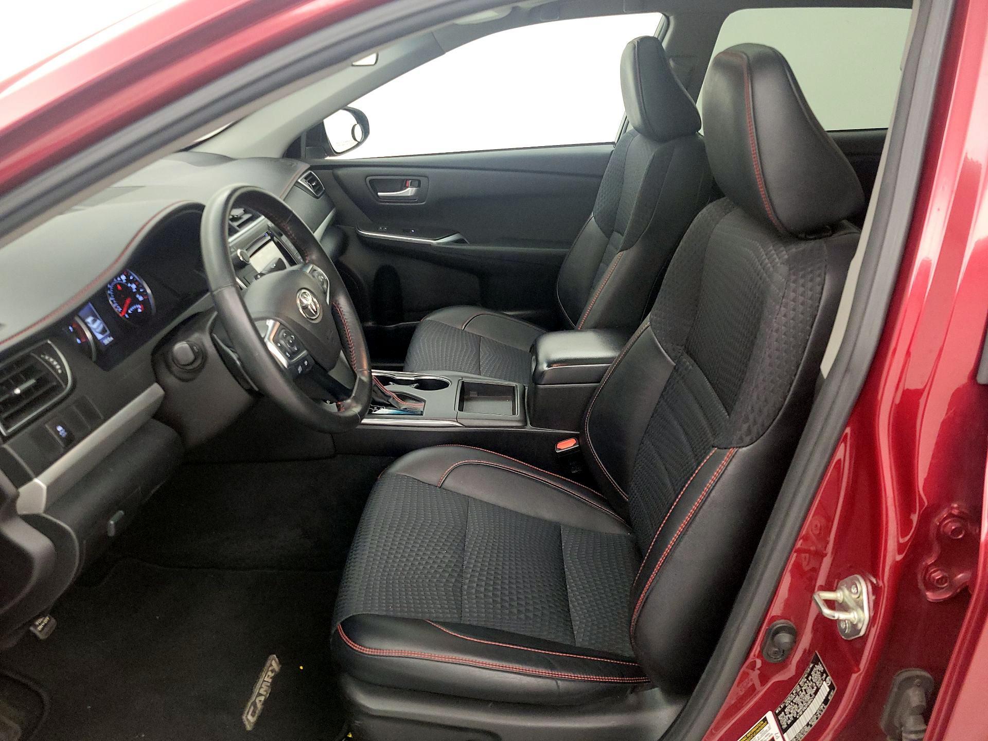 Thumbnail: 2015 Toyota Camry - 11