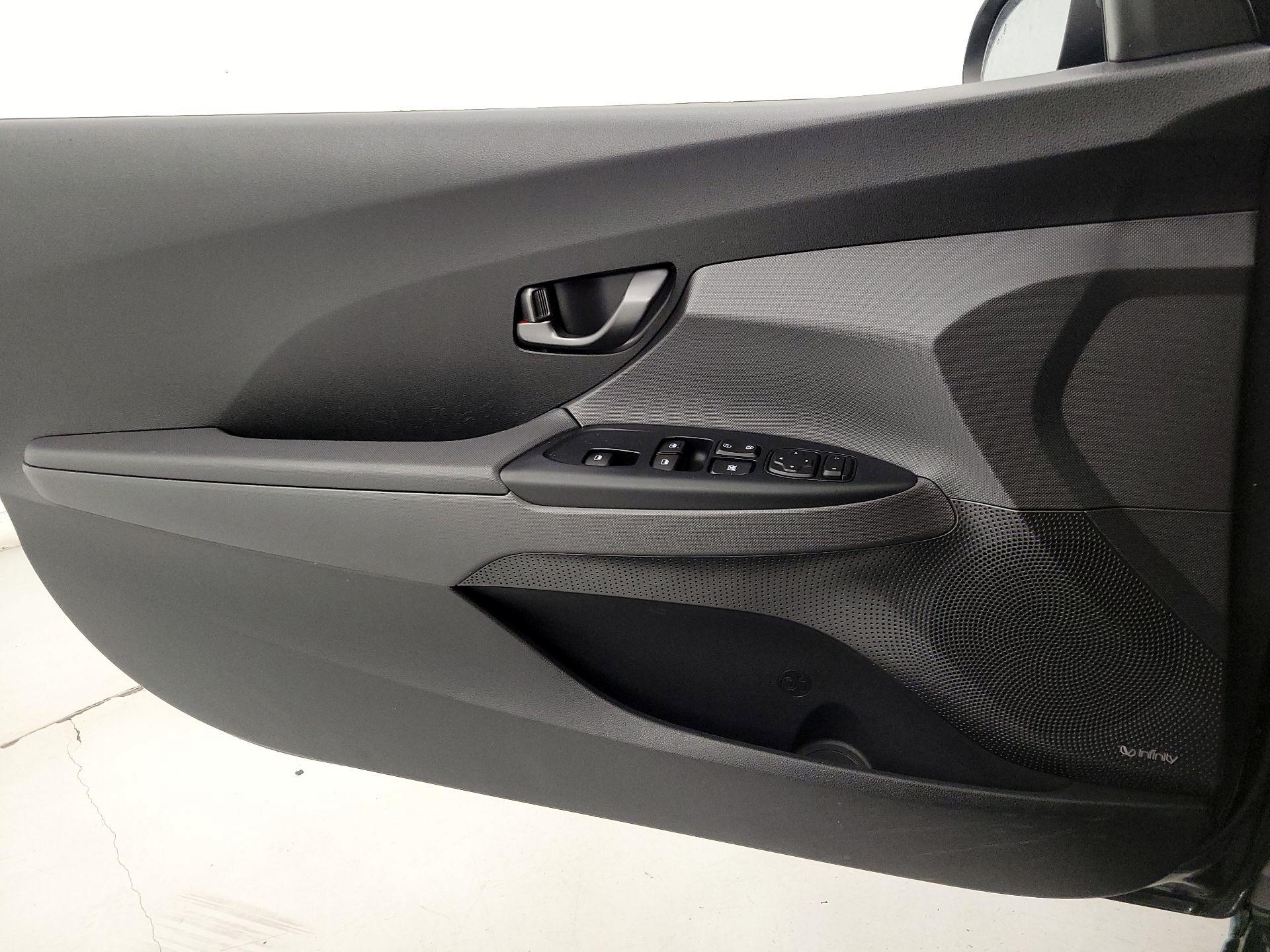 Thumbnail: 2021 Hyundai Veloster - 12