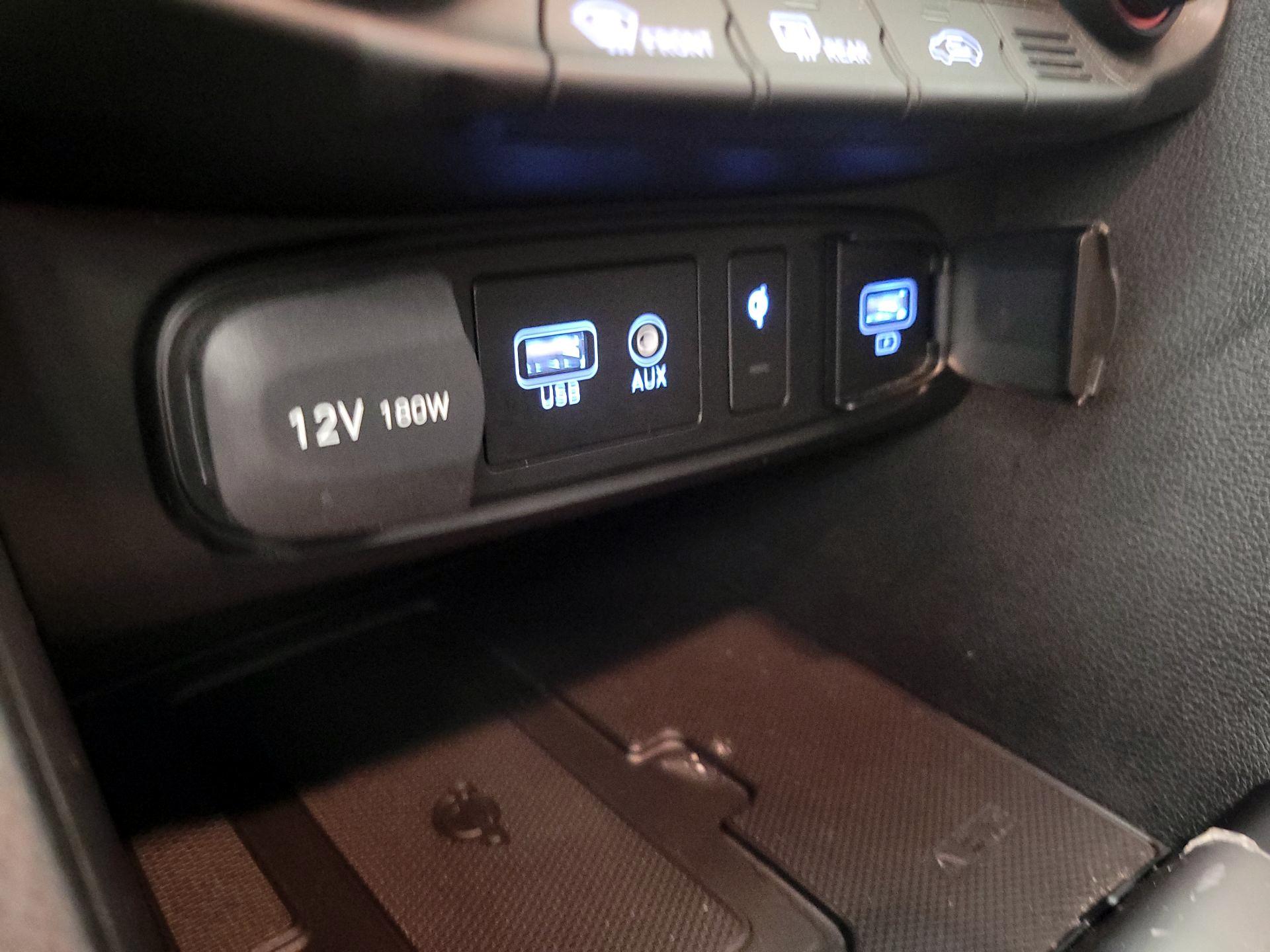 Thumbnail: 2021 Hyundai Veloster - 18