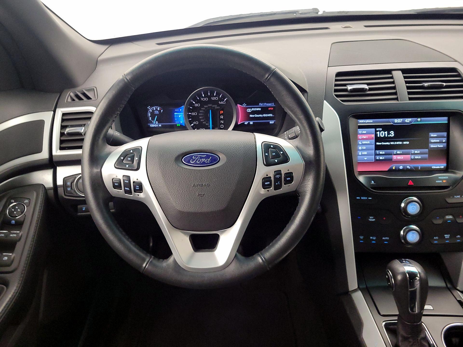 Thumbnail: 2015 Ford Explorer - 10