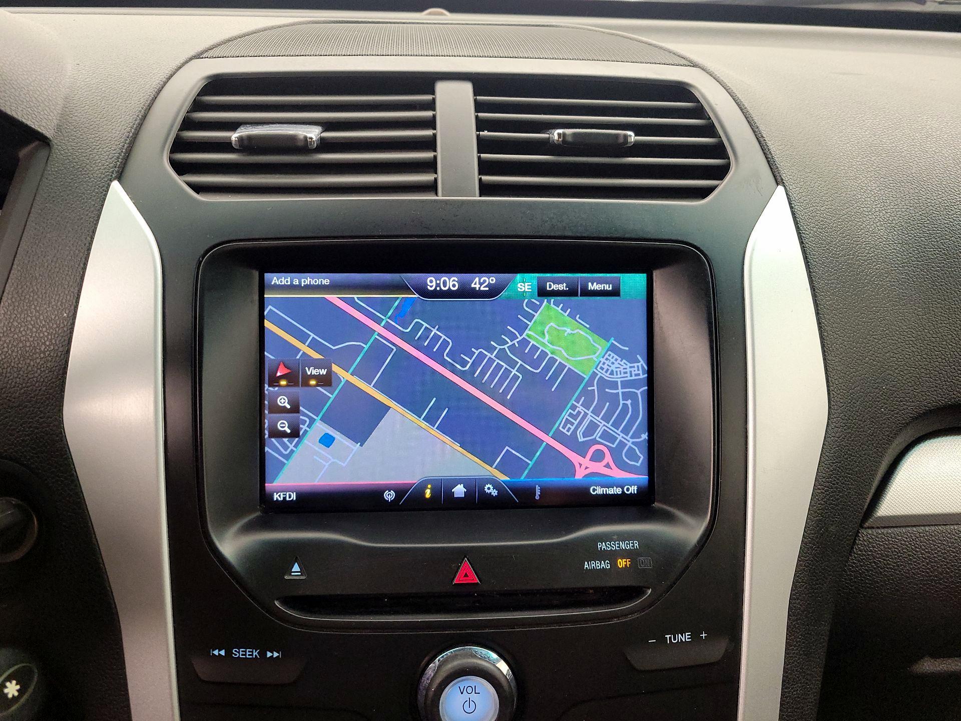 Thumbnail: 2015 Ford Explorer - 14