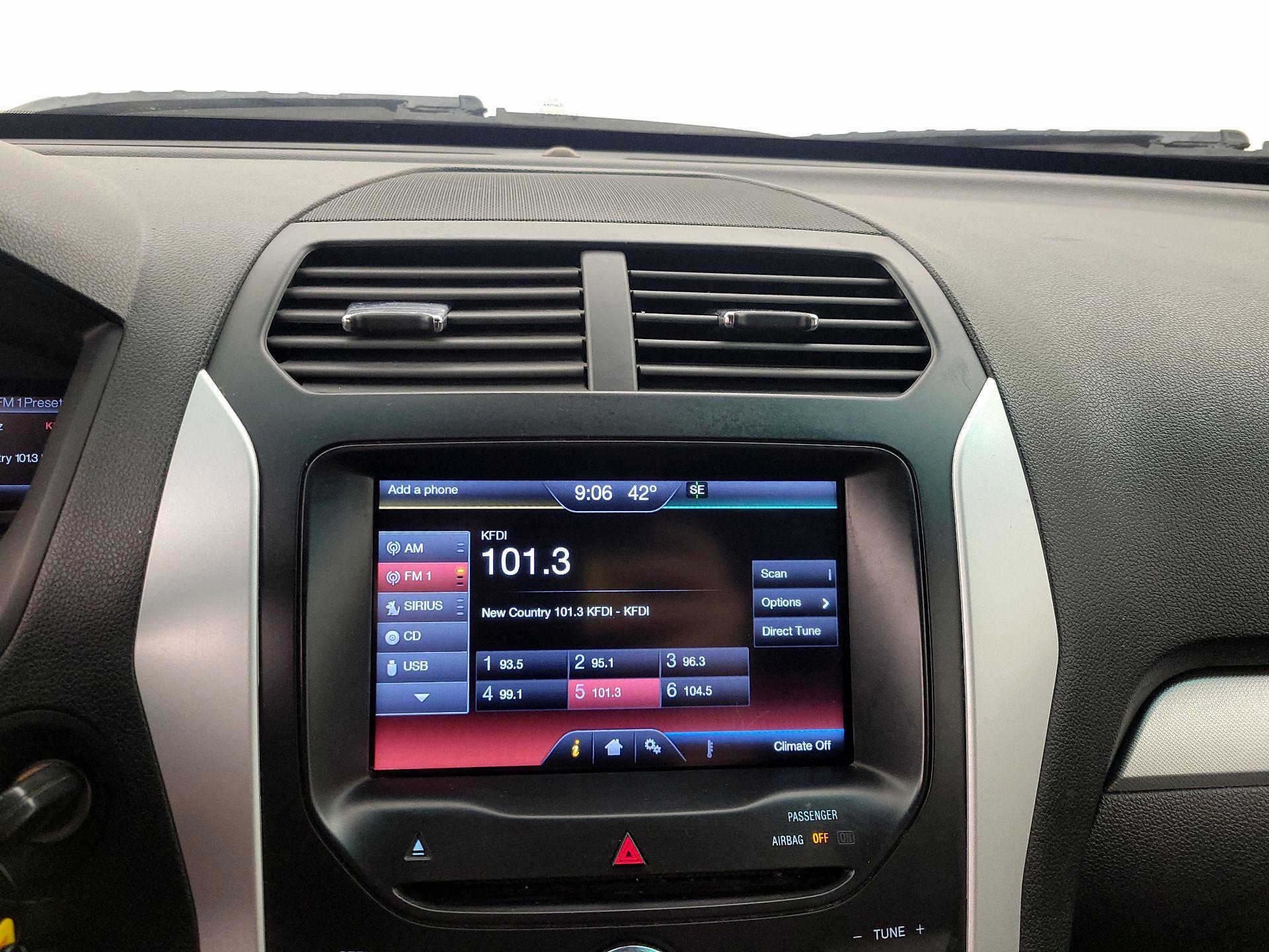 Thumbnail: 2015 Ford Explorer - 16