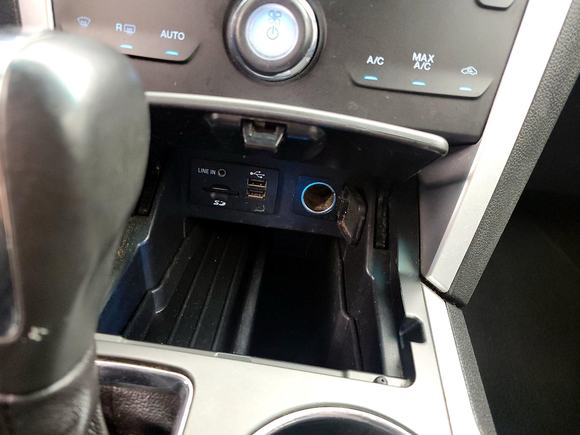 Thumbnail: 2015 Ford Explorer - 19