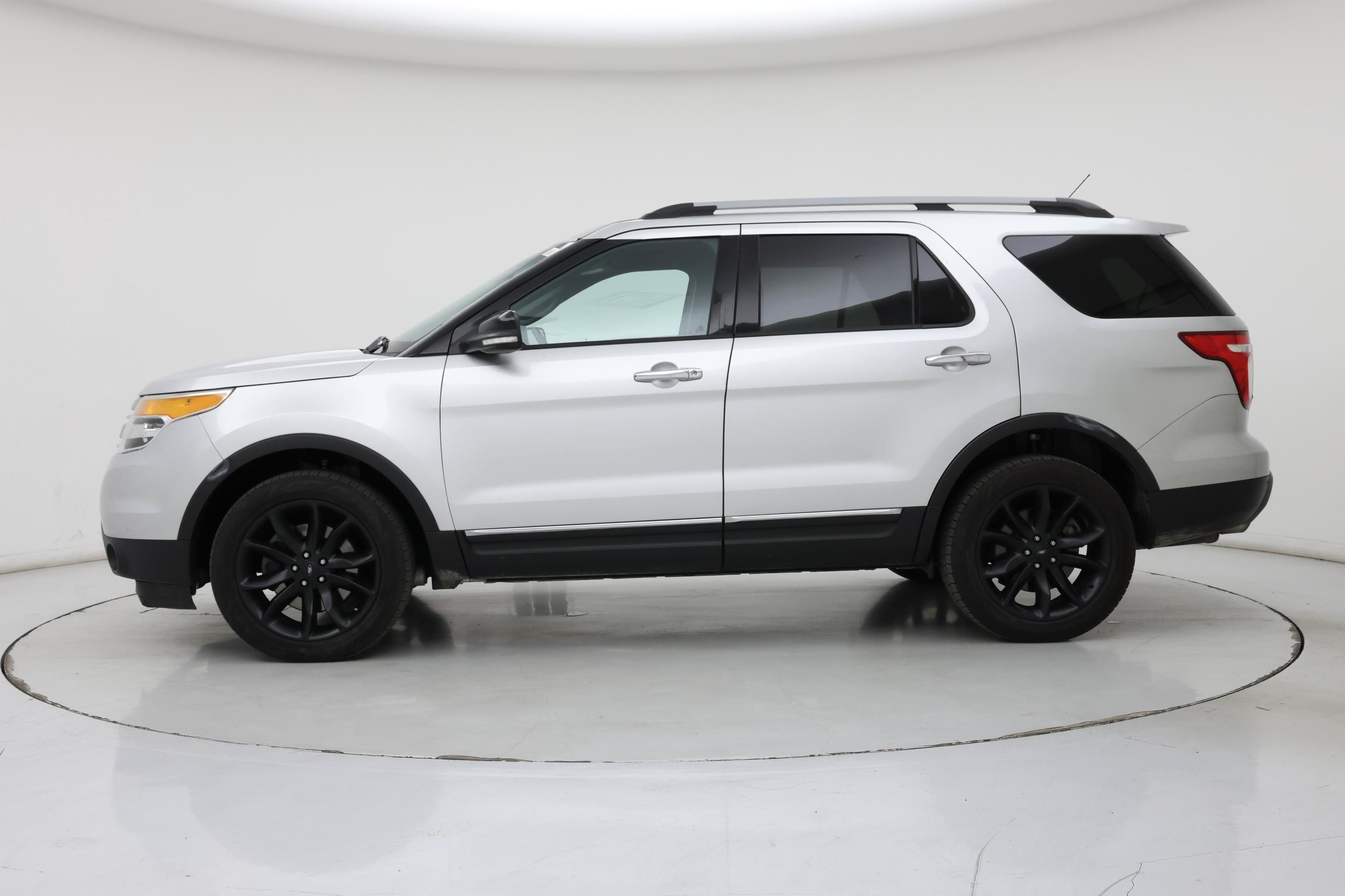 Thumbnail: 2015 Ford Explorer - 3