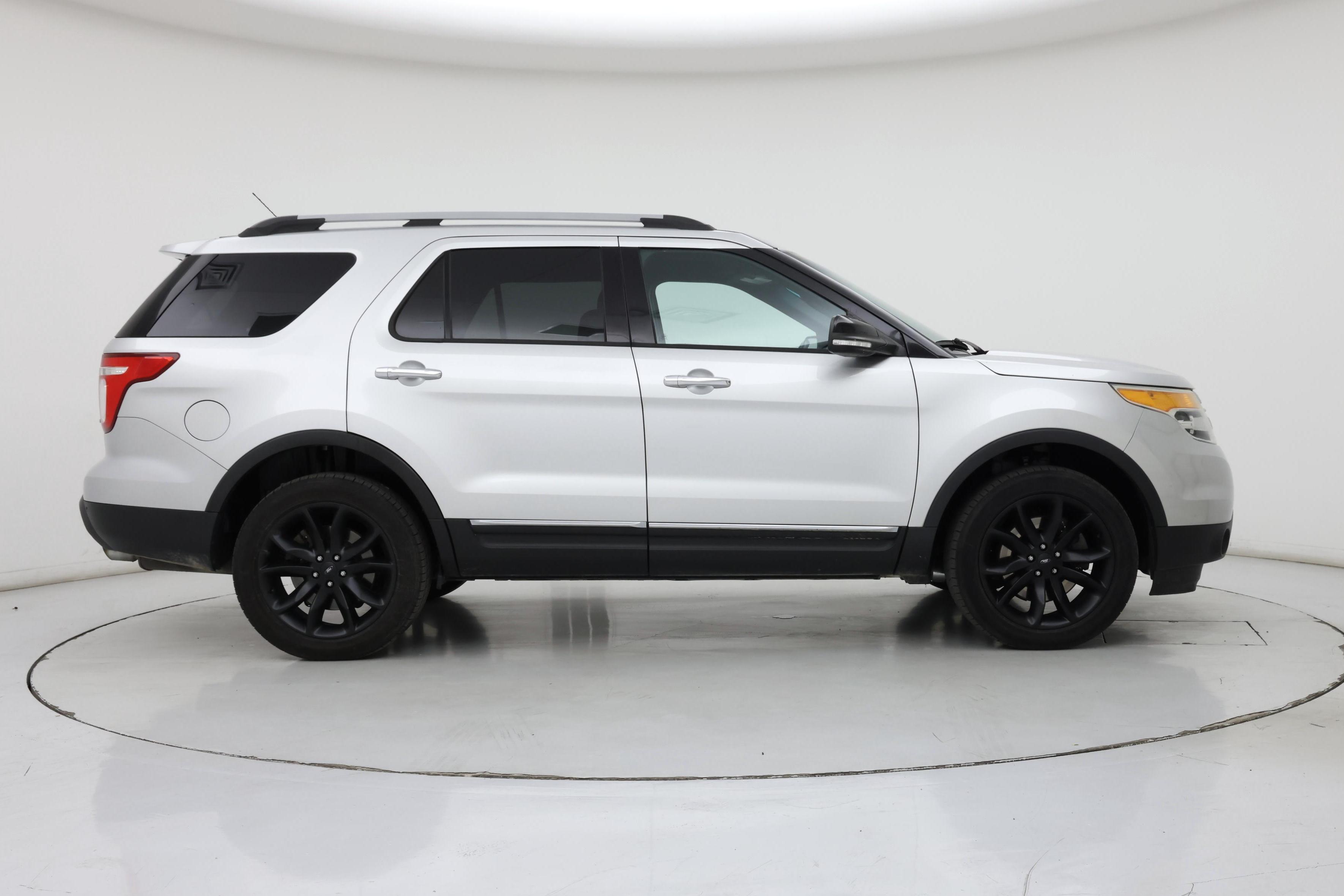 Thumbnail: 2015 Ford Explorer - 7