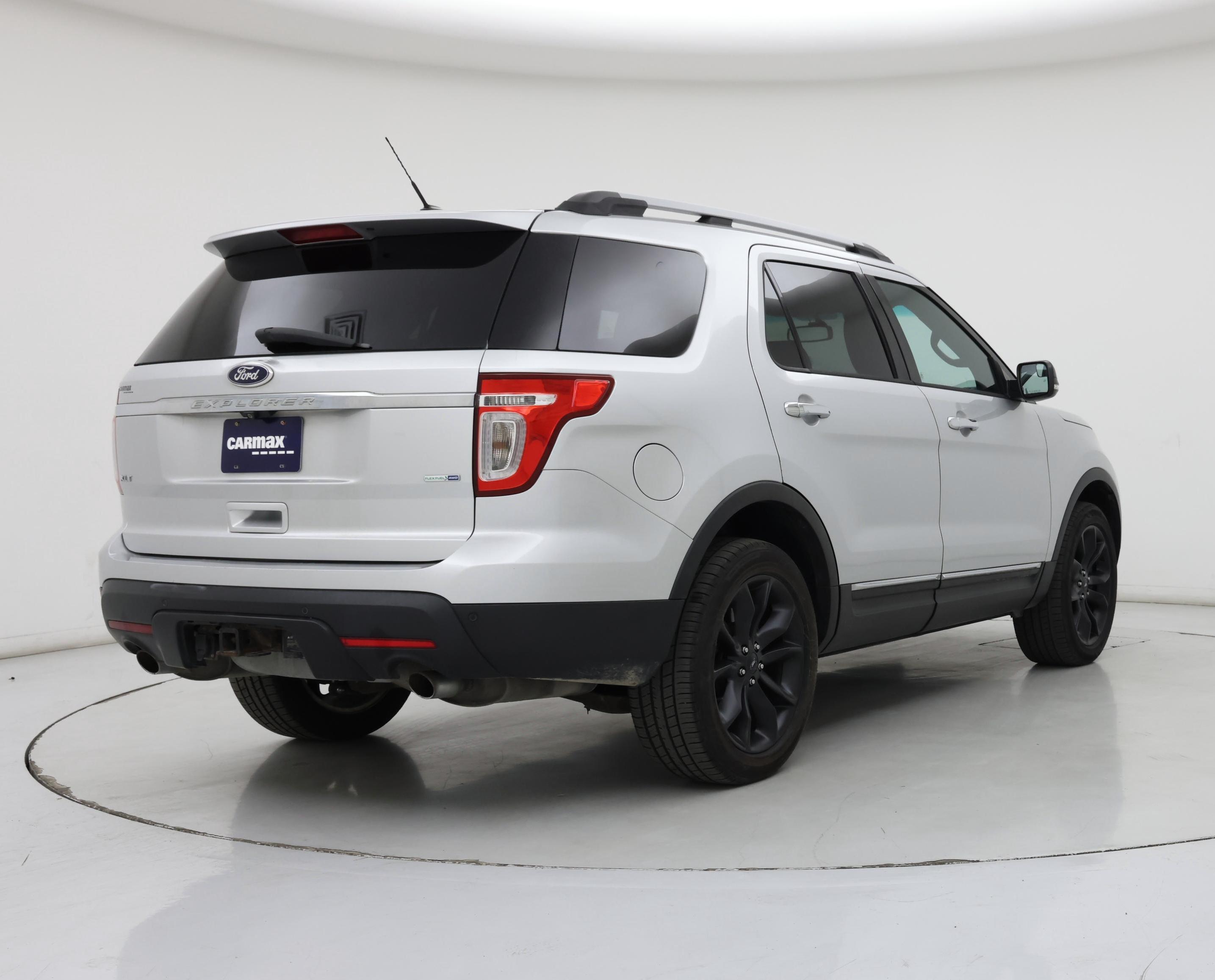 Thumbnail: 2015 Ford Explorer - 8