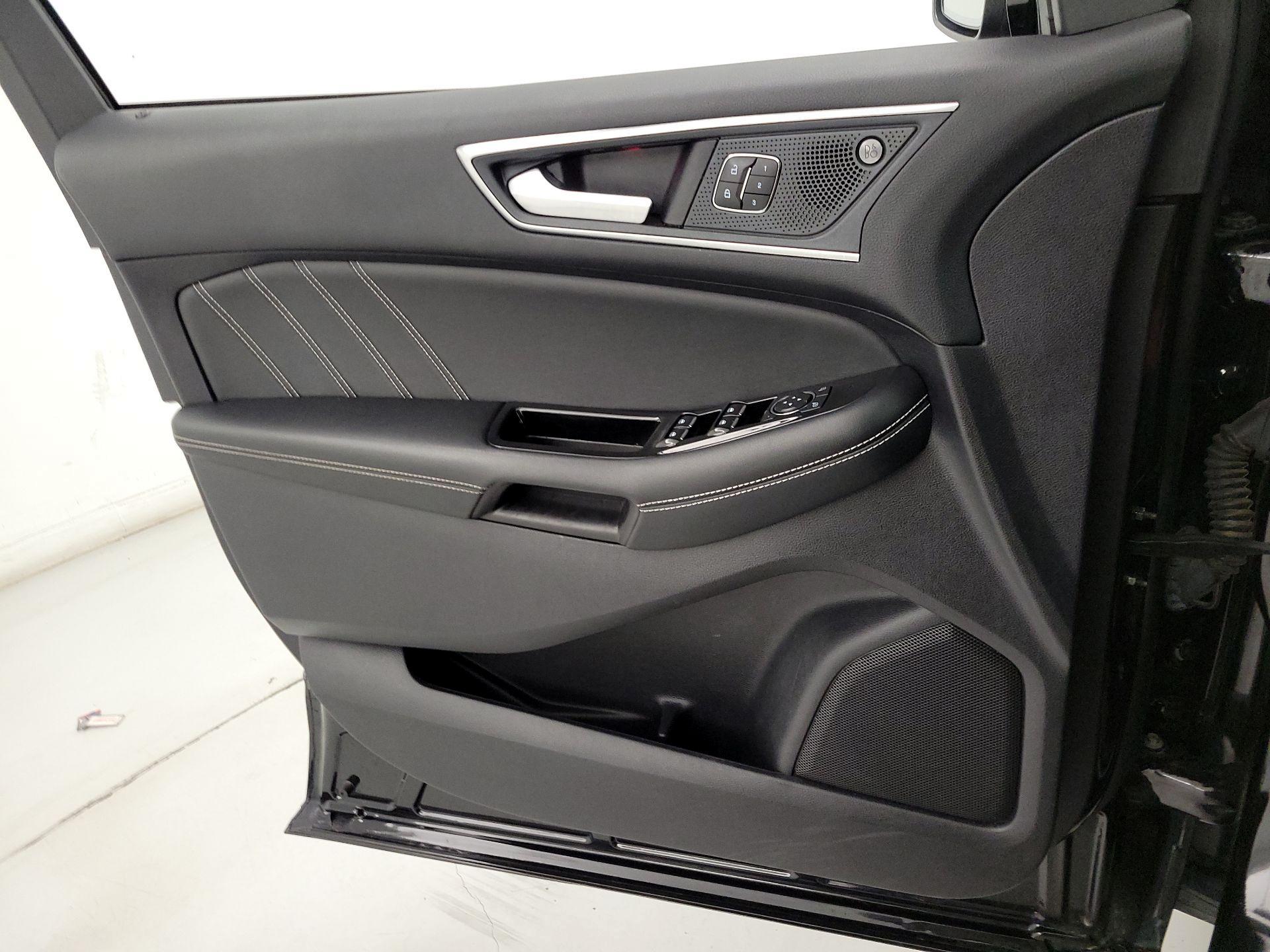 Thumbnail: 2020 Ford Edge - 12